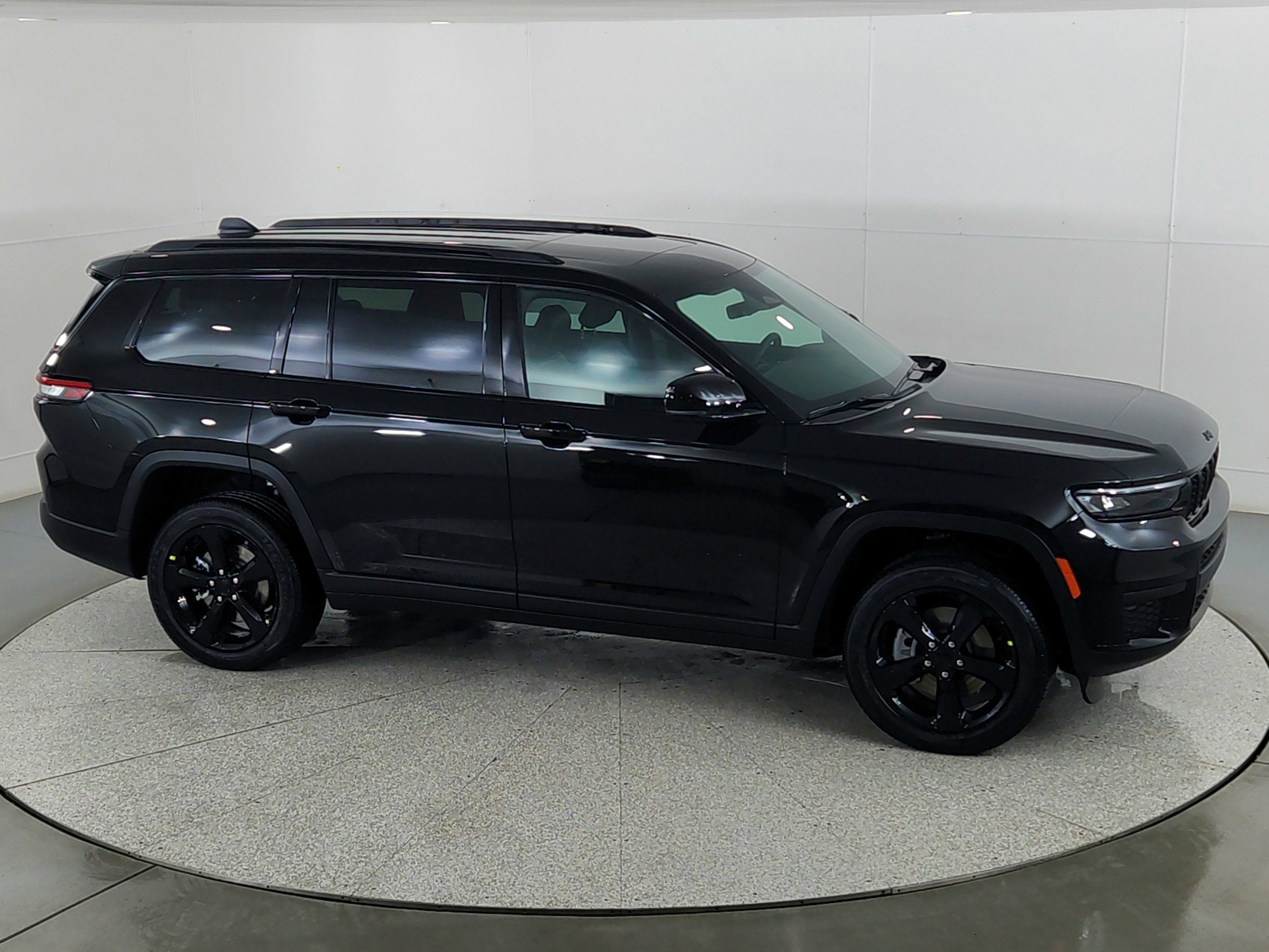 2025 Jeep Grand Cherokee JEEP GRAND CHEROKEE L LAREDO 4X4