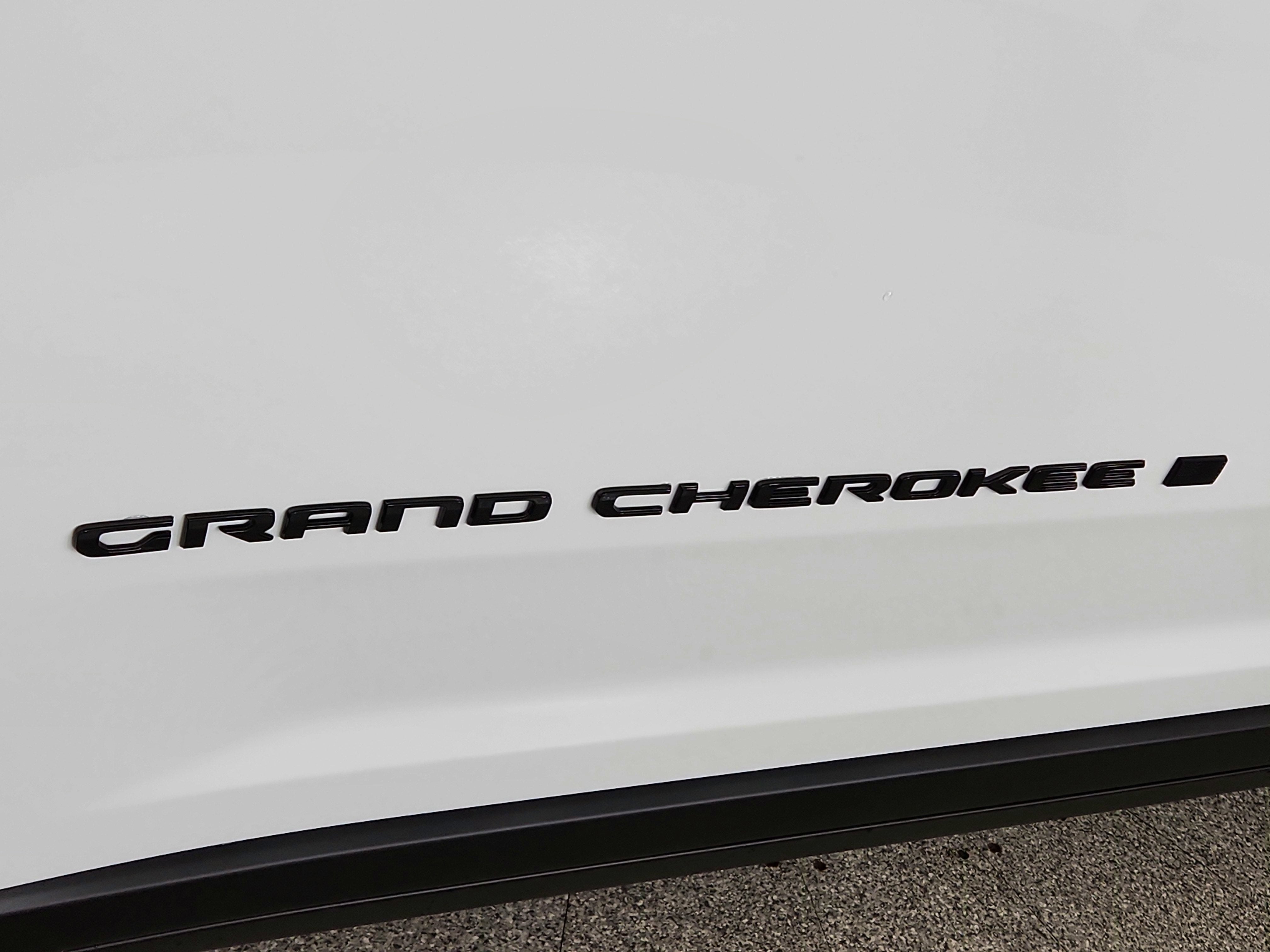 2025 Jeep Grand Cherokee JEEP GRAND CHEROKEE L LAREDO 4X4