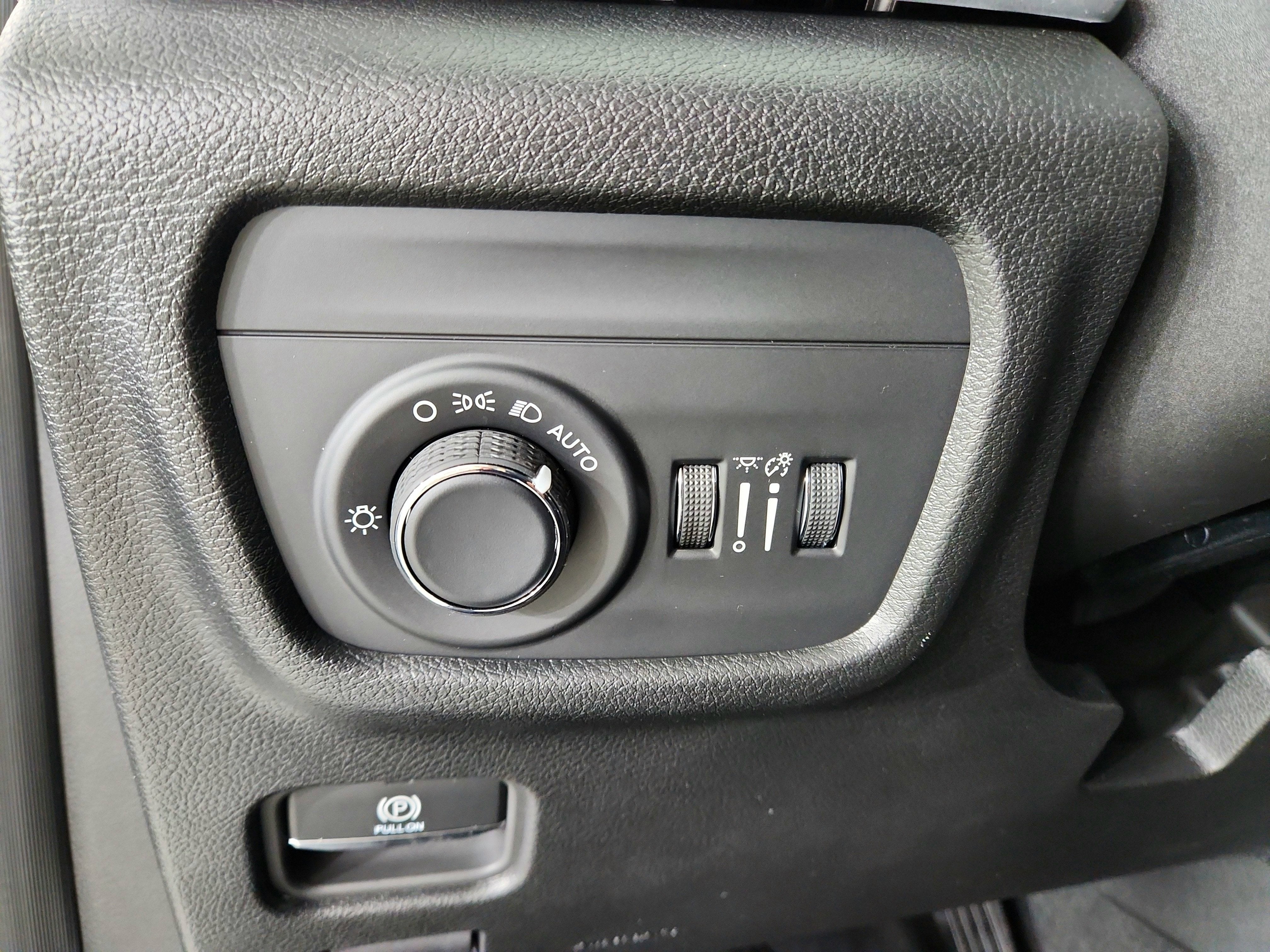 2025 Jeep Grand Cherokee JEEP GRAND CHEROKEE L LAREDO 4X4