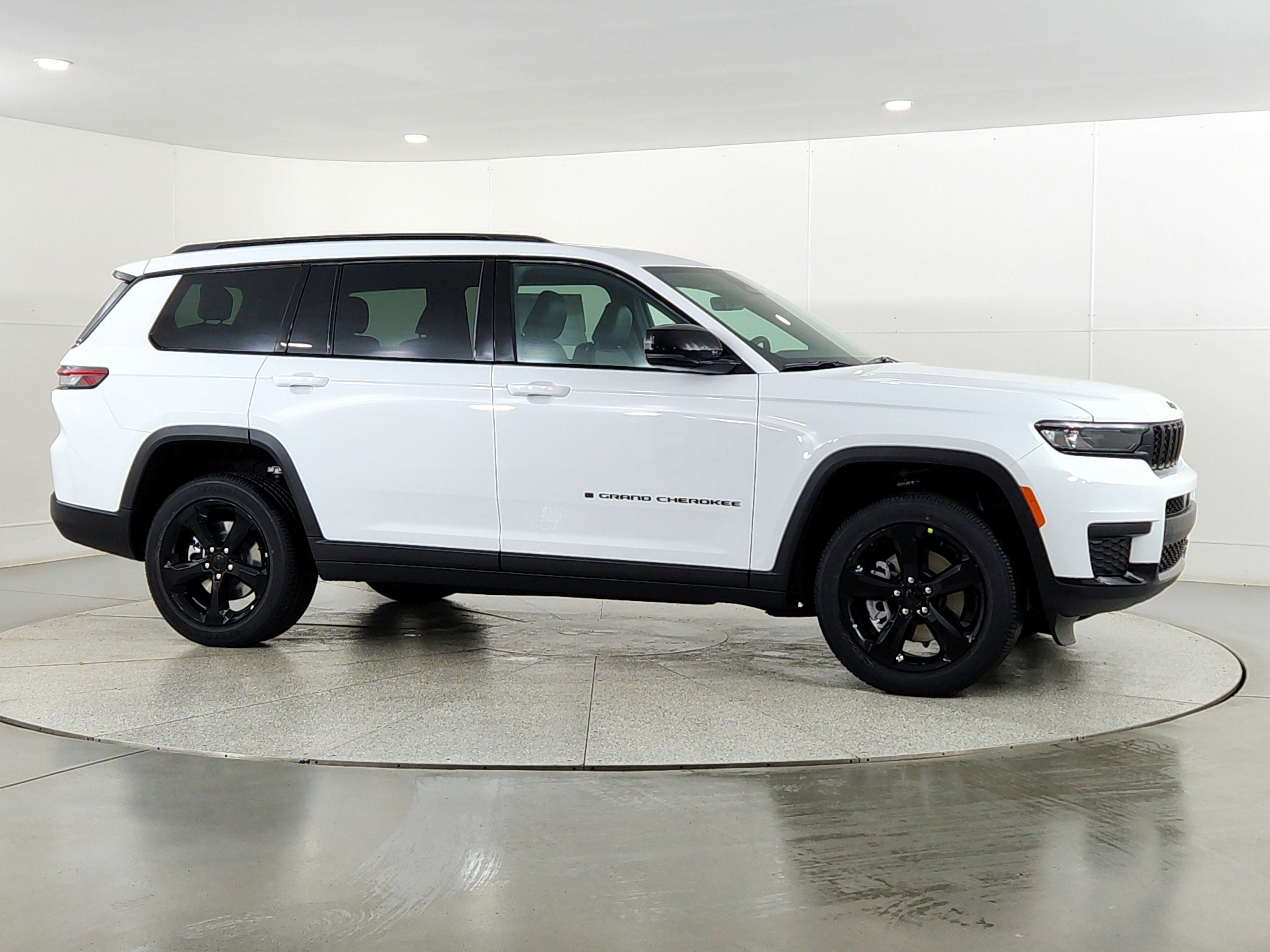 2025 Jeep Grand Cherokee JEEP GRAND CHEROKEE L LAREDO 4X4