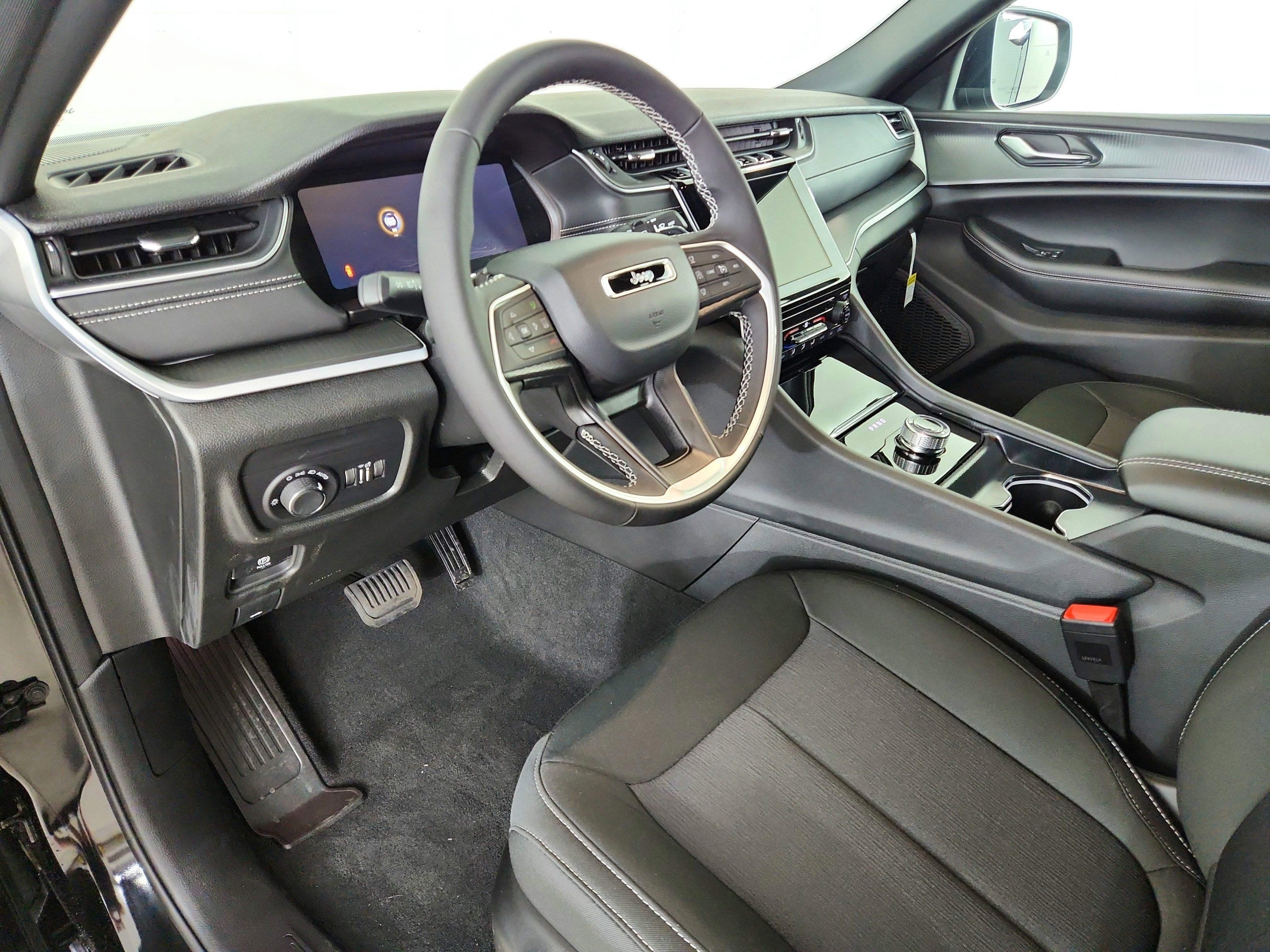 2026 Jeep Grand Cherokee JEEP GRAND CHEROKEE L LAREDO 4X4