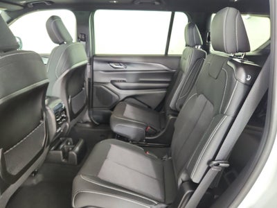2026 Jeep Grand Cherokee Laredo X 4x4