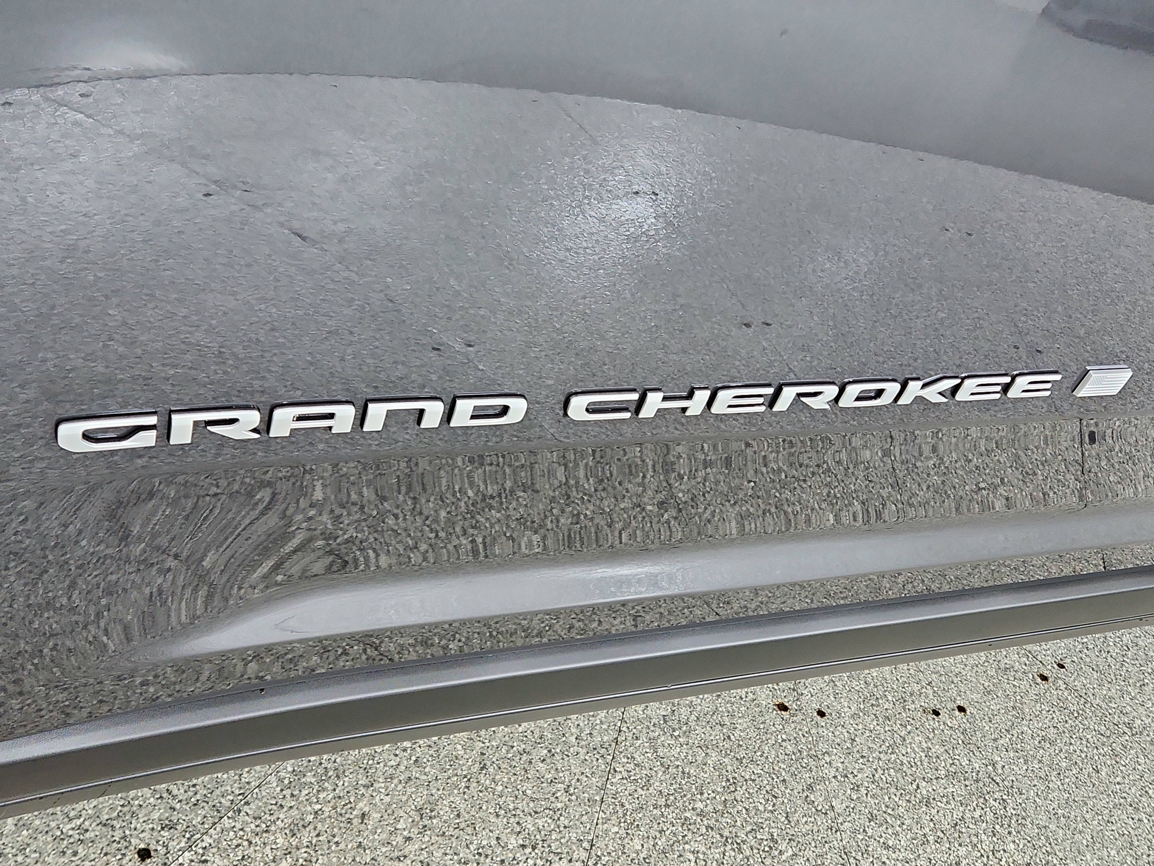 2025 Jeep Grand Cherokee JEEP GRAND CHEROKEE L LAREDO 4X4