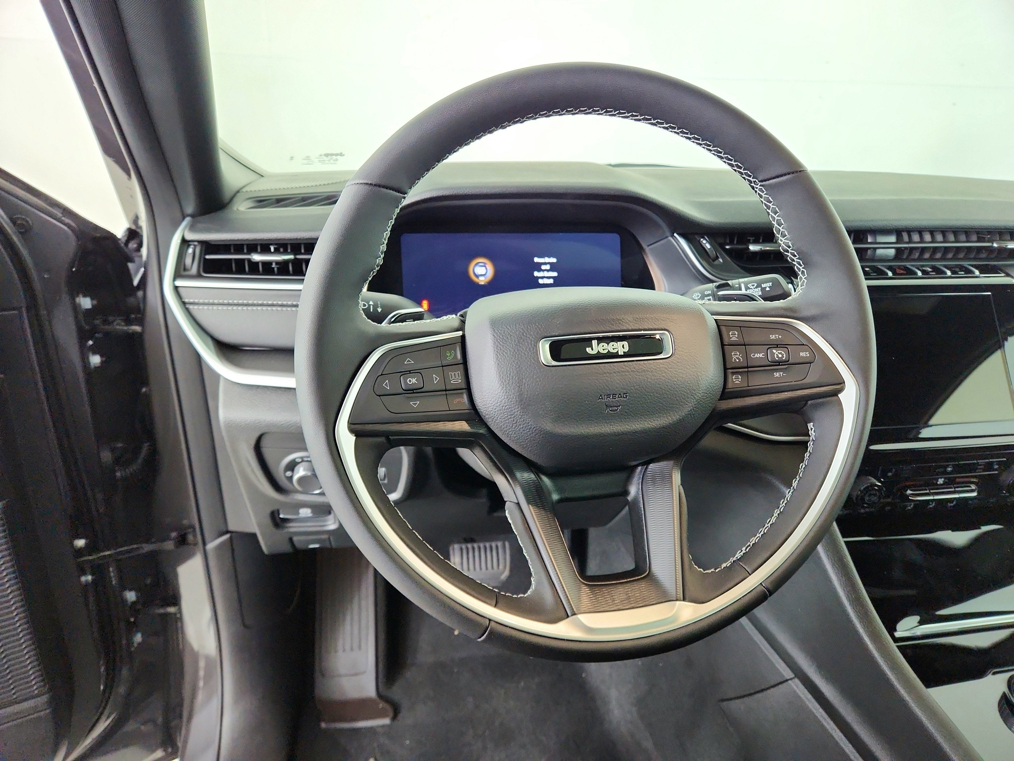 2025 Jeep Grand Cherokee JEEP GRAND CHEROKEE L LAREDO 4X4