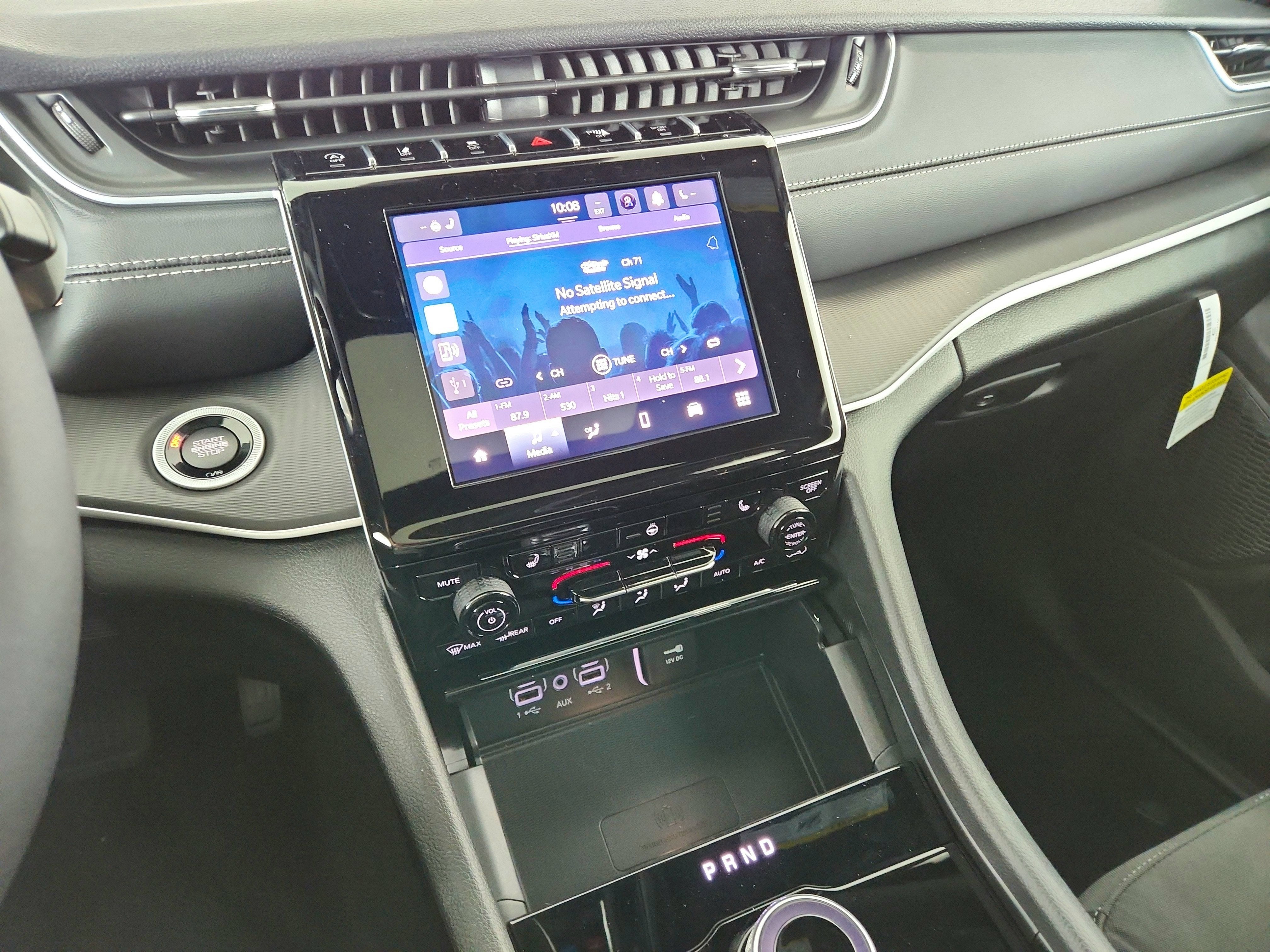 2025 Jeep Grand Cherokee JEEP GRAND CHEROKEE L LAREDO 4X4