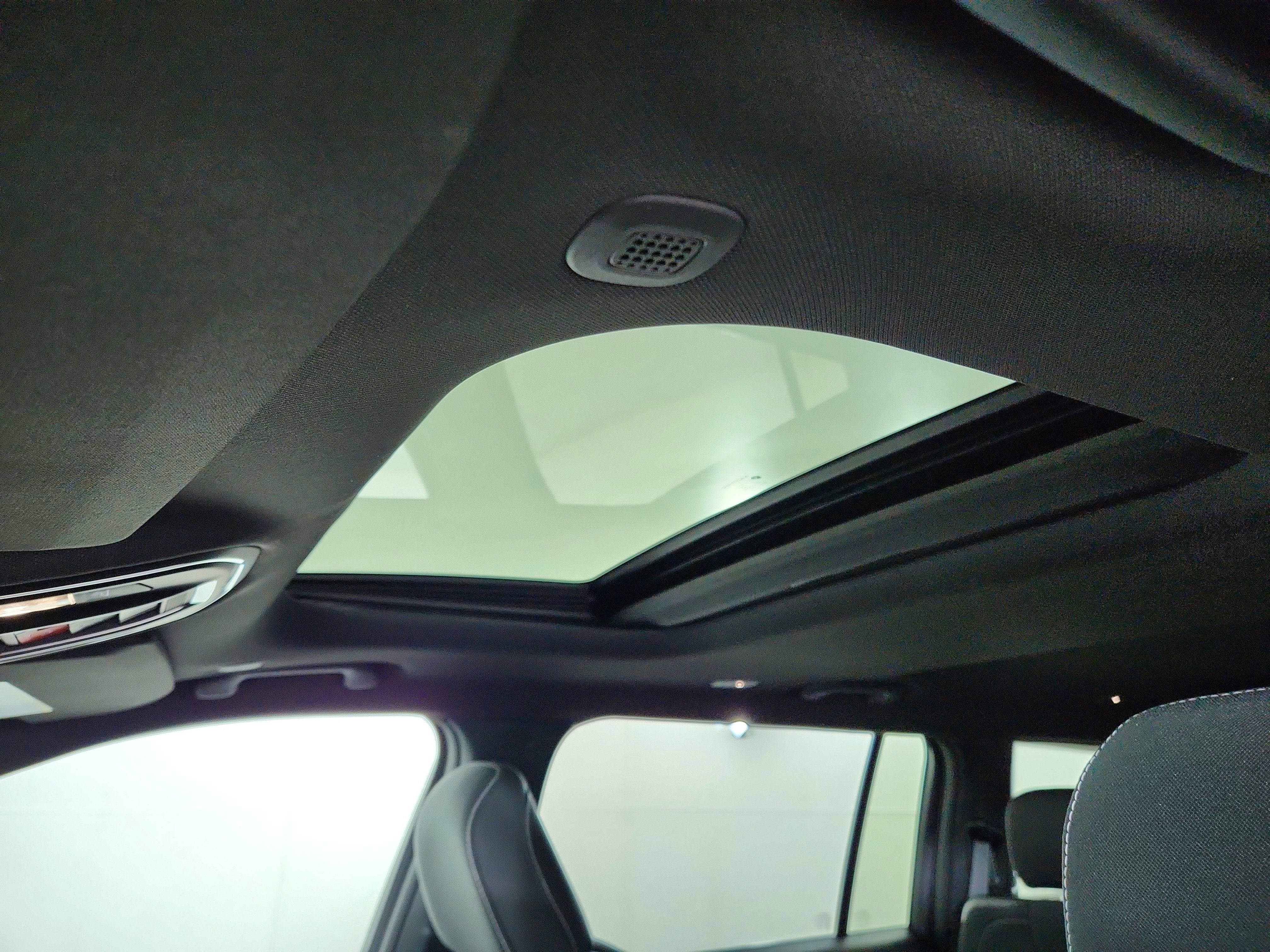 2025 Jeep Grand Cherokee JEEP GRAND CHEROKEE L LAREDO 4X4