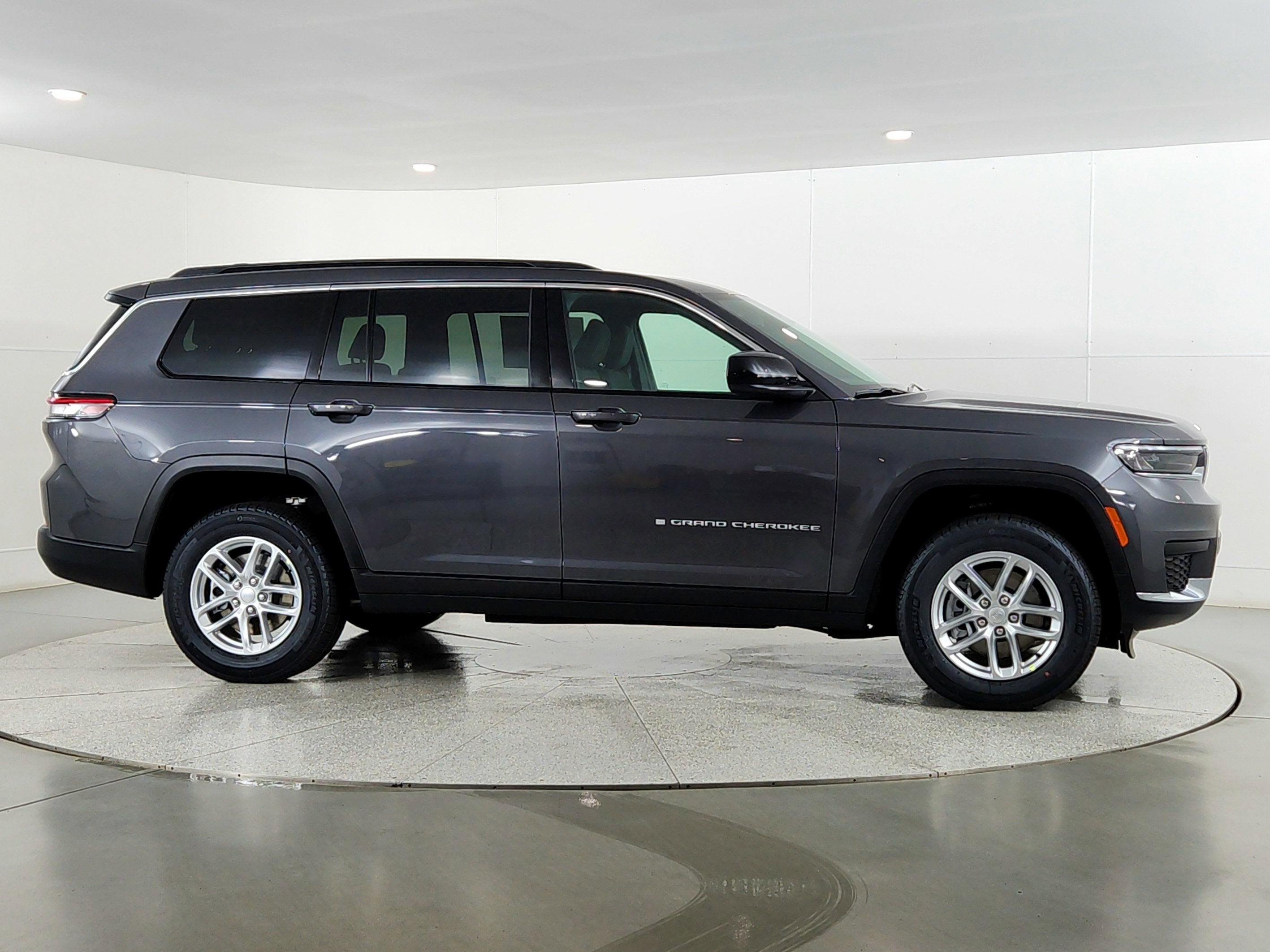 2025 Jeep Grand Cherokee JEEP GRAND CHEROKEE L LAREDO 4X4