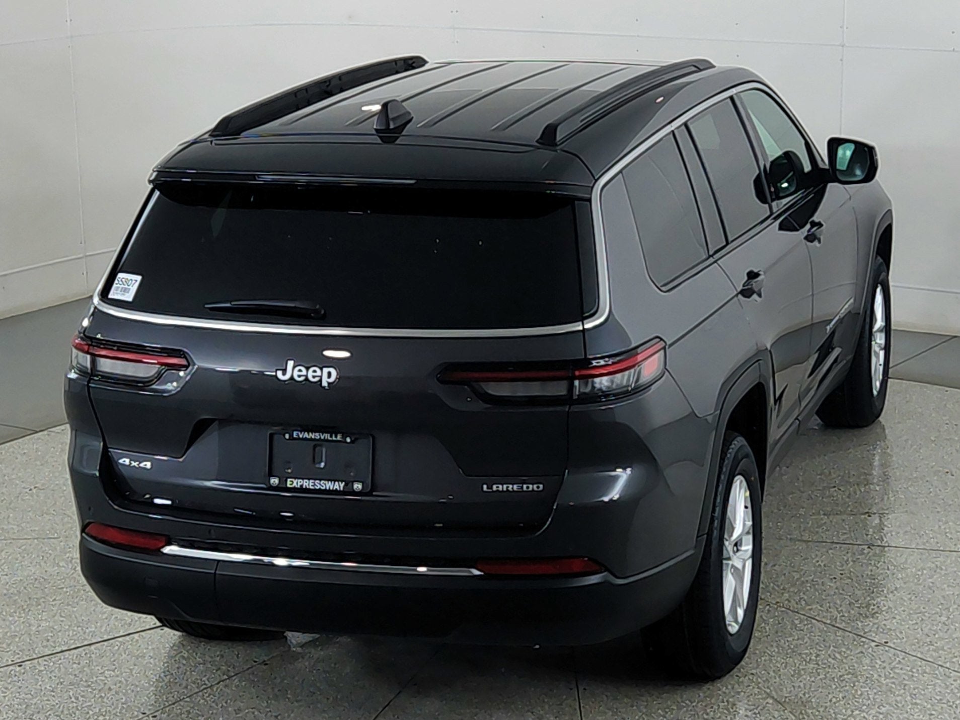 2025 Jeep Grand Cherokee JEEP GRAND CHEROKEE L LAREDO 4X4