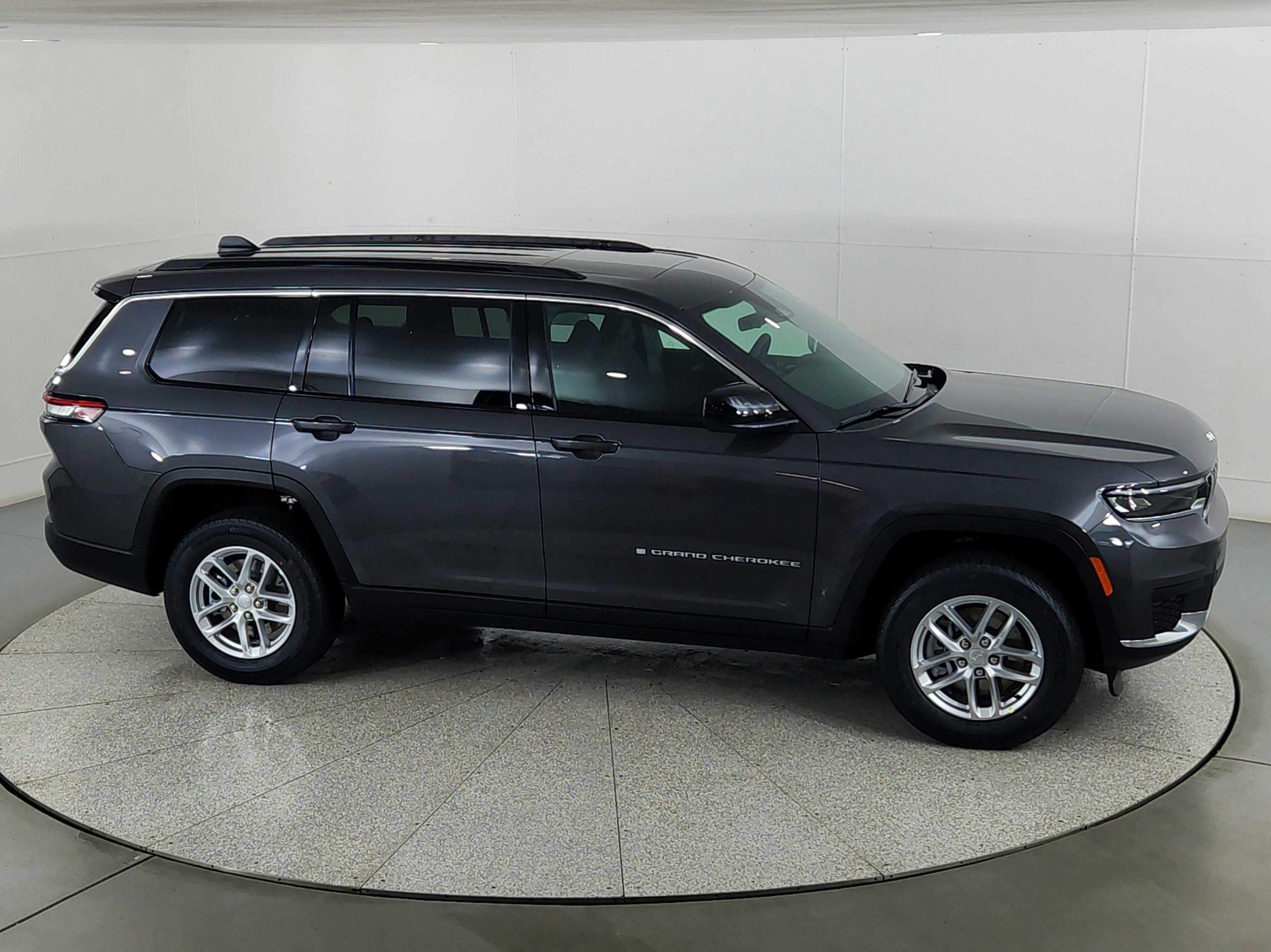 2025 Jeep Grand Cherokee JEEP GRAND CHEROKEE L LAREDO 4X4