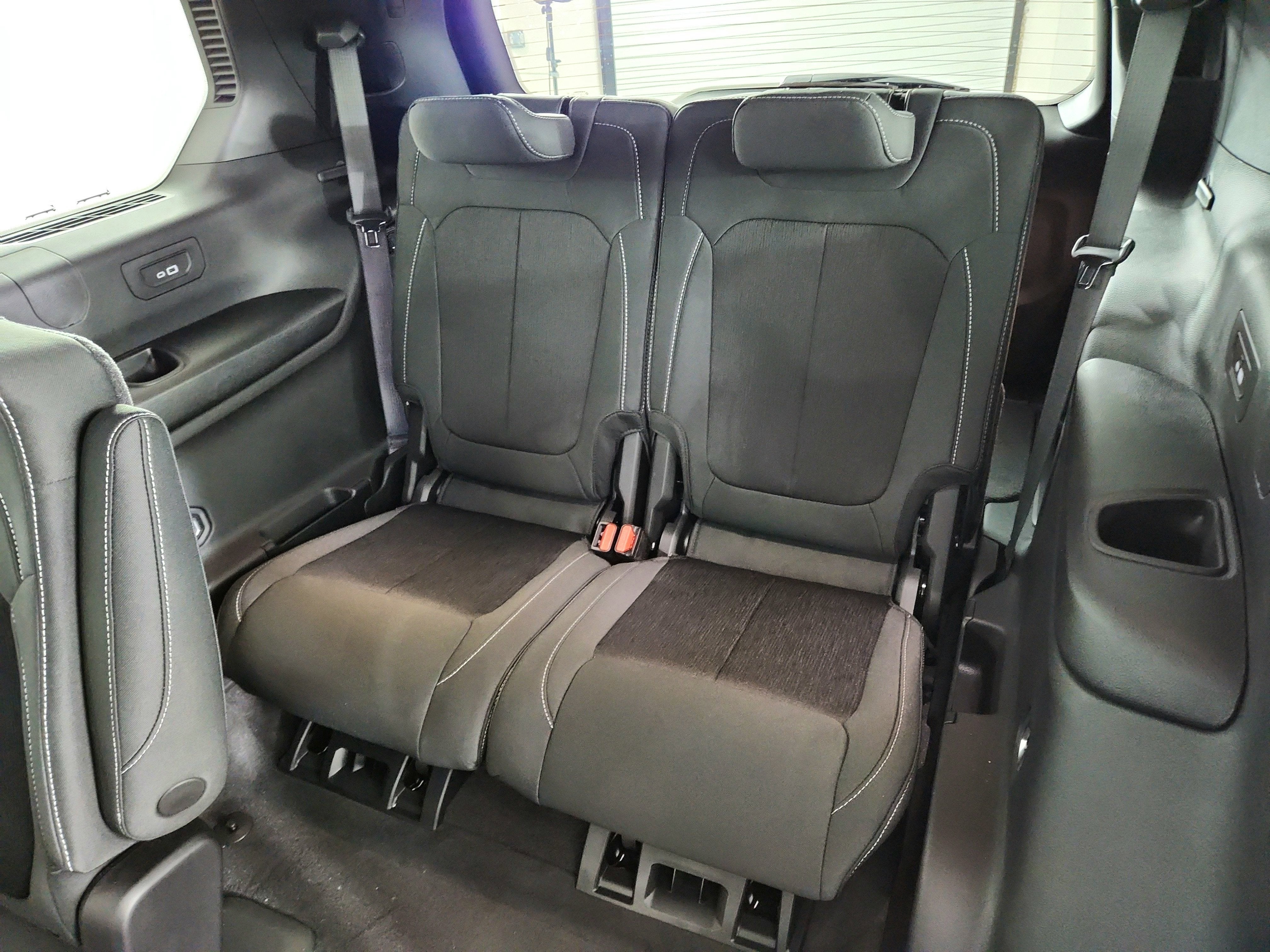 2026 Jeep Grand Cherokee JEEP GRAND CHEROKEE L LAREDO 4X4