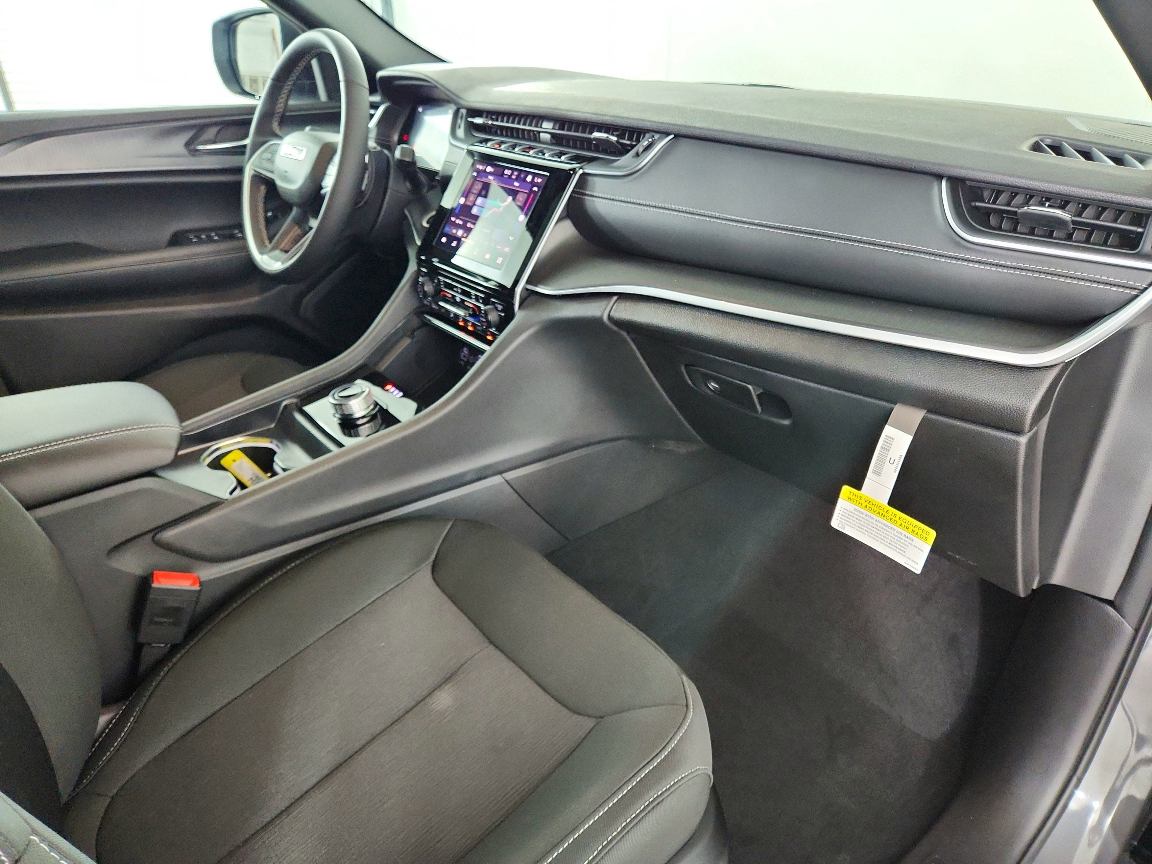 2026 Jeep Grand Cherokee JEEP GRAND CHEROKEE L LAREDO 4X4