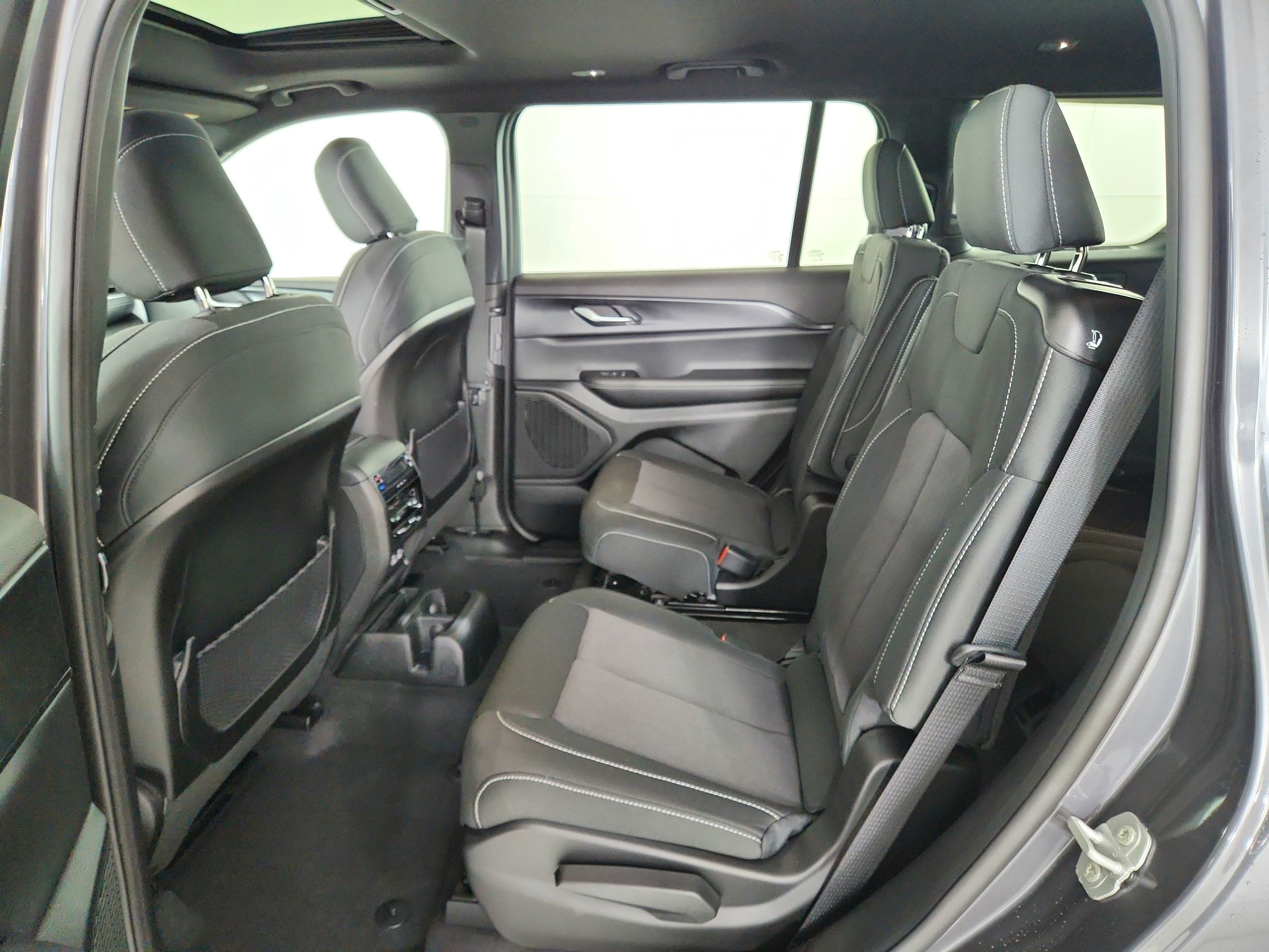 2026 Jeep Grand Cherokee JEEP GRAND CHEROKEE L LAREDO 4X4