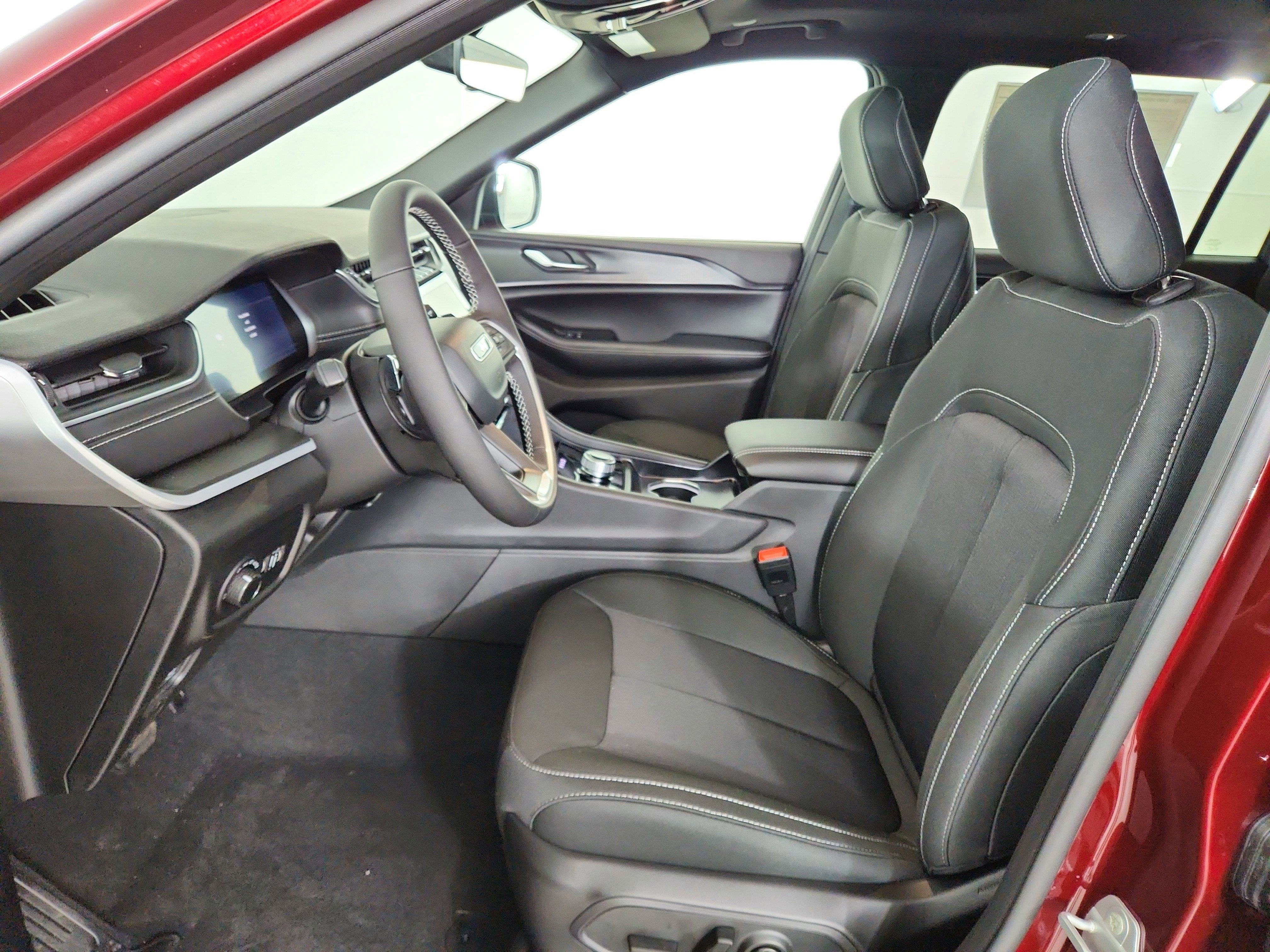 2026 Jeep Grand Cherokee JEEP GRAND CHEROKEE L LAREDO 4X4