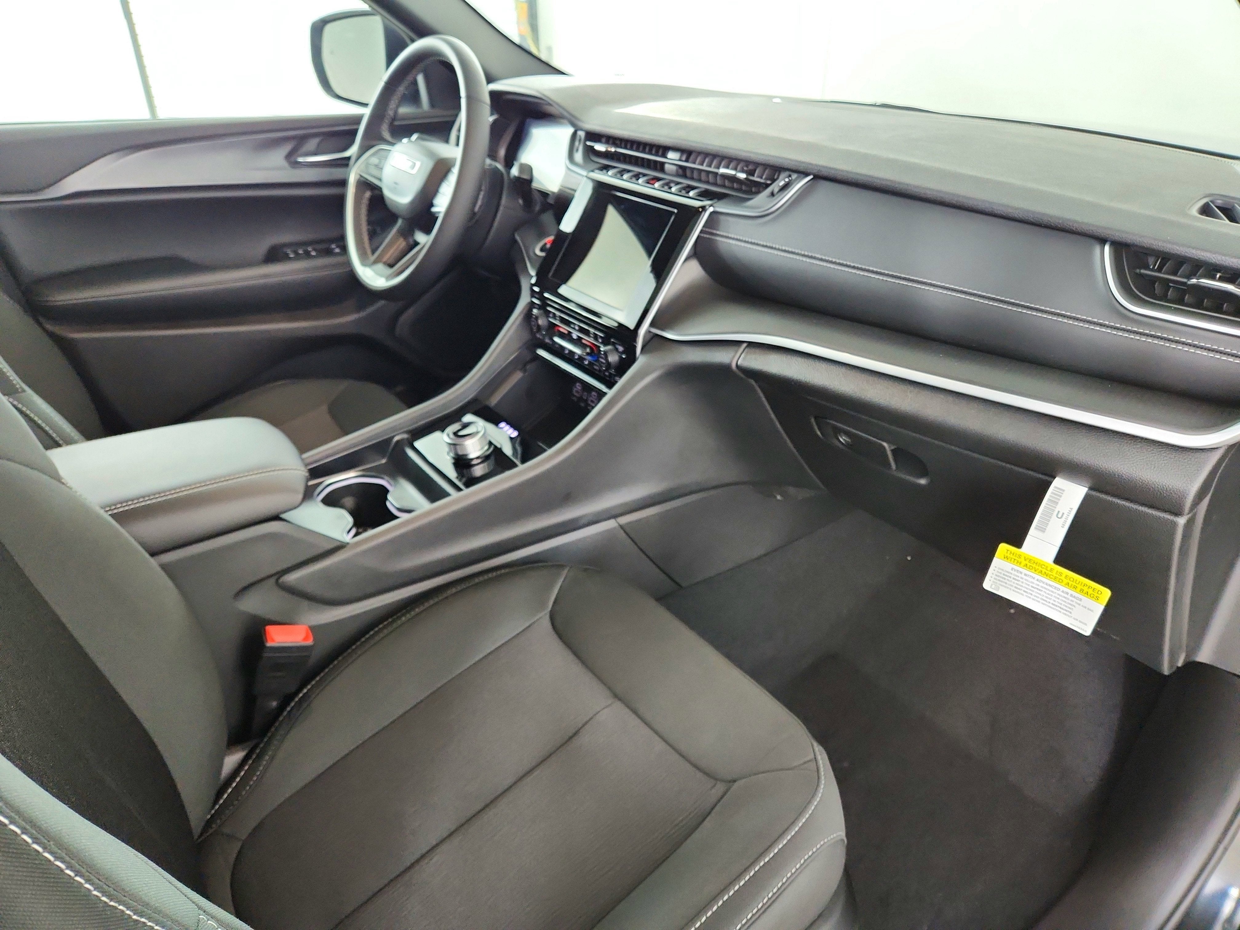 2026 Jeep Grand Cherokee JEEP GRAND CHEROKEE L LAREDO 4X4