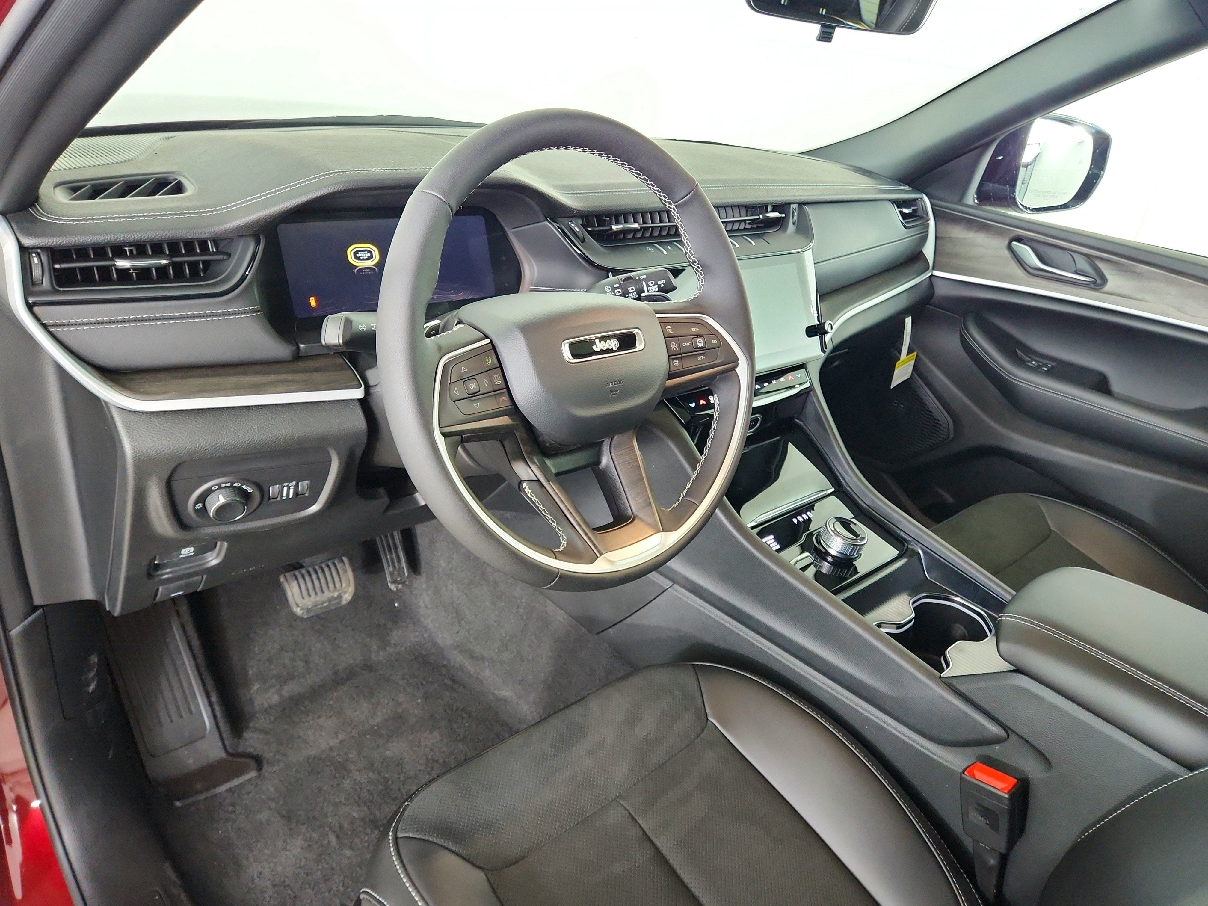 2026 Jeep Grand Cherokee JEEP GRAND CHEROKEE L LAREDO 4X4