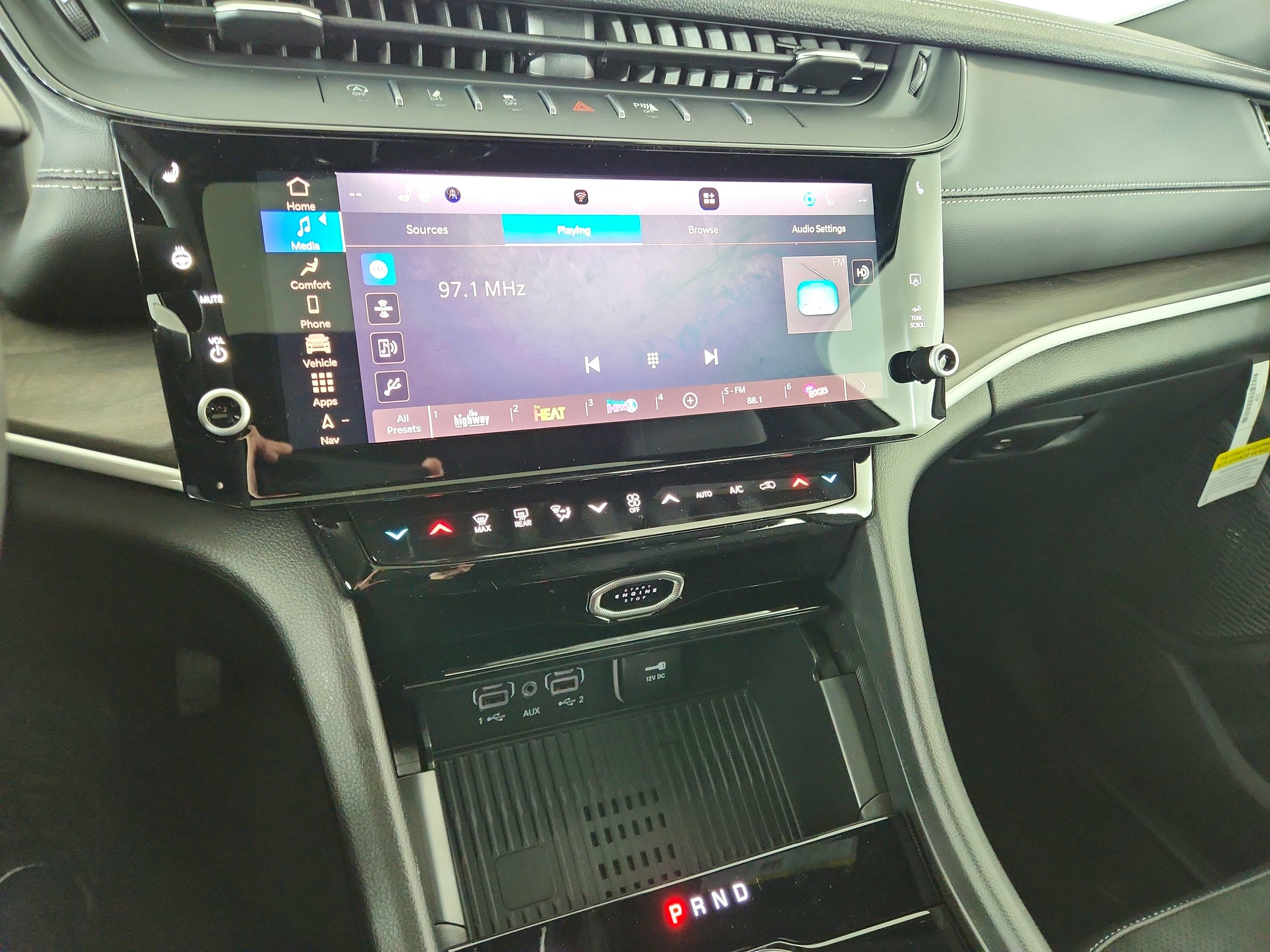 2026 Jeep Grand Cherokee JEEP GRAND CHEROKEE L LAREDO 4X4