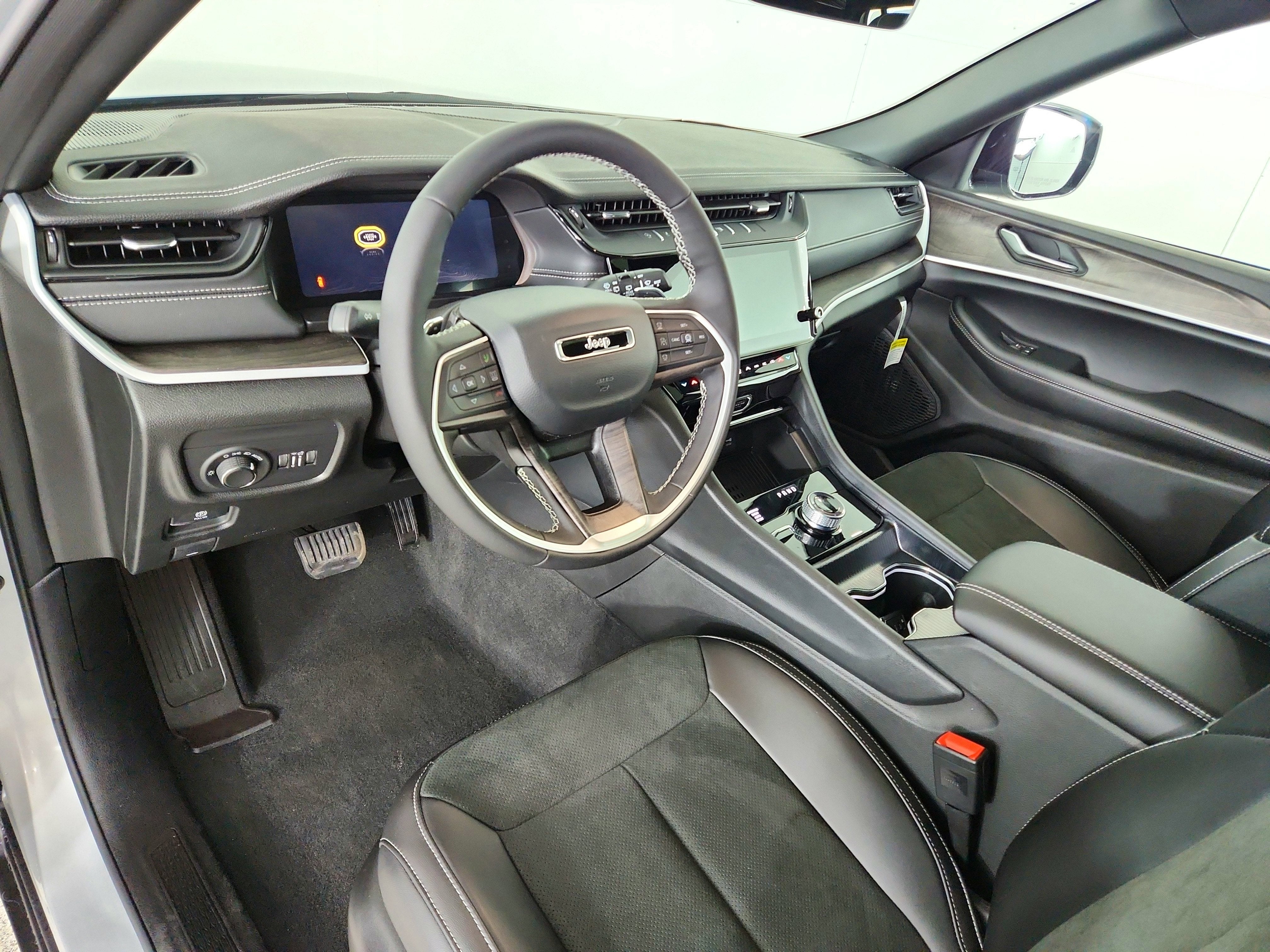 2026 Jeep Grand Cherokee JEEP GRAND CHEROKEE L LAREDO 4X4