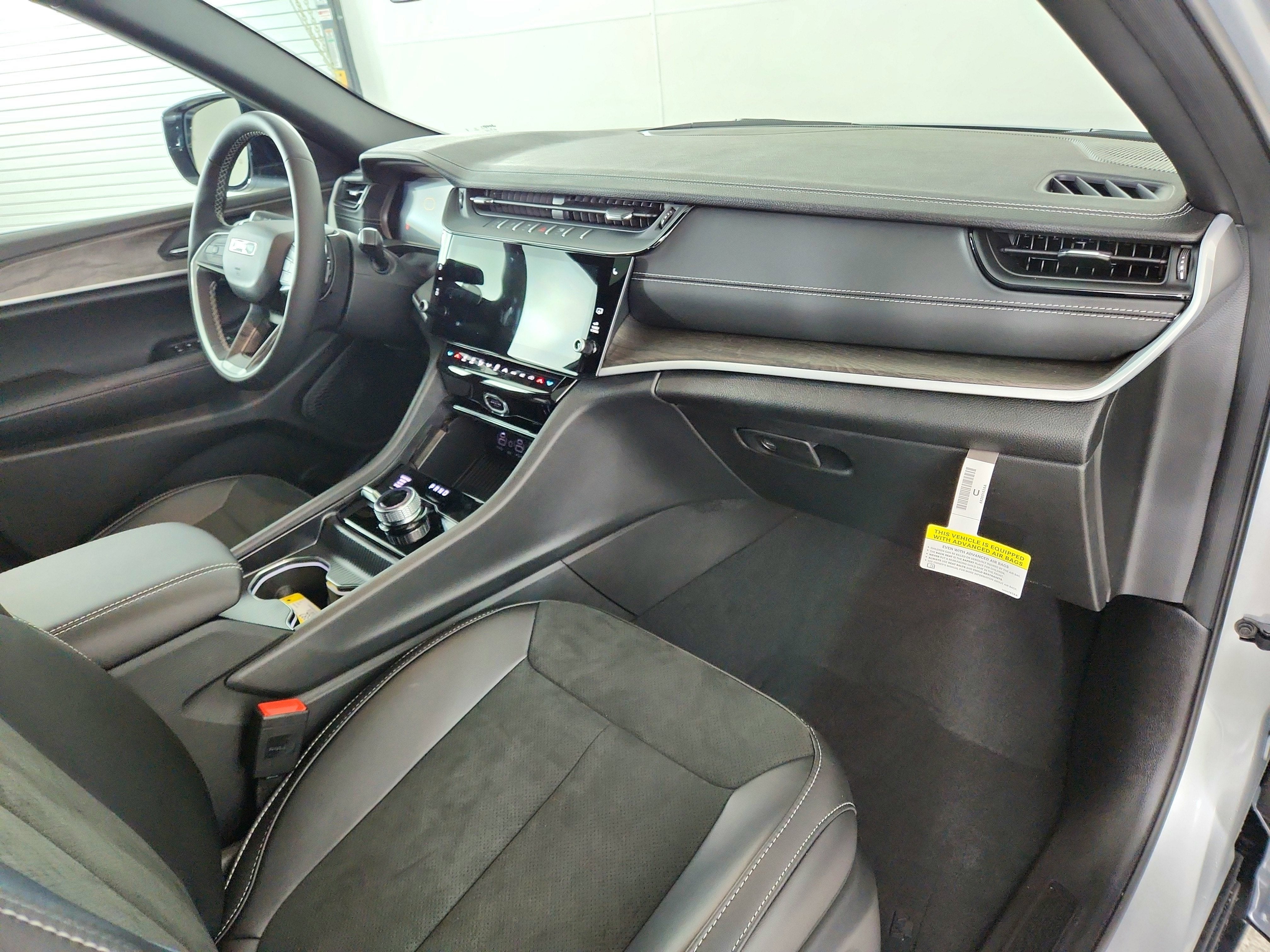 2026 Jeep Grand Cherokee JEEP GRAND CHEROKEE L LAREDO 4X4