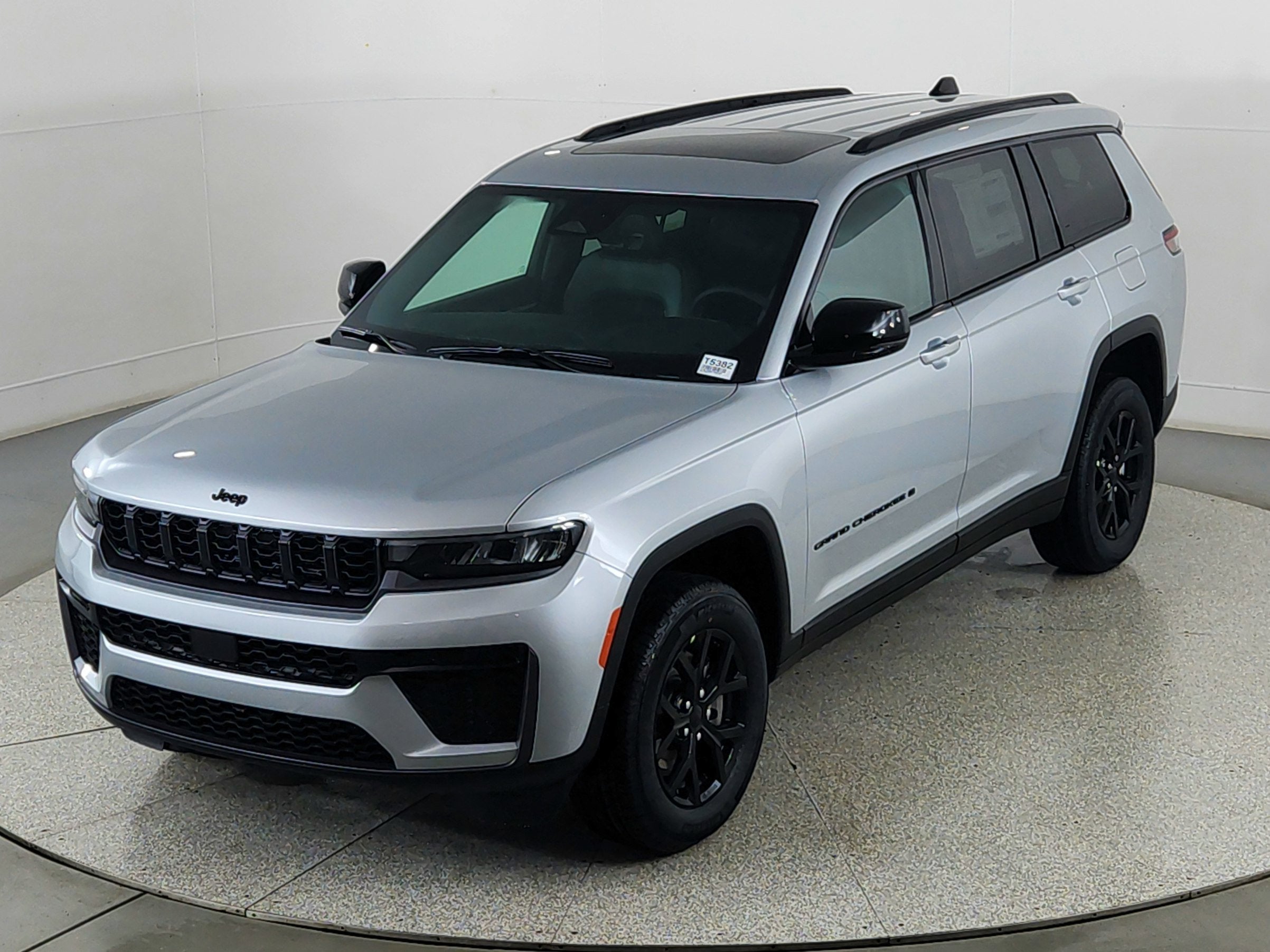 2026 Jeep Grand Cherokee JEEP GRAND CHEROKEE L LAREDO 4X4