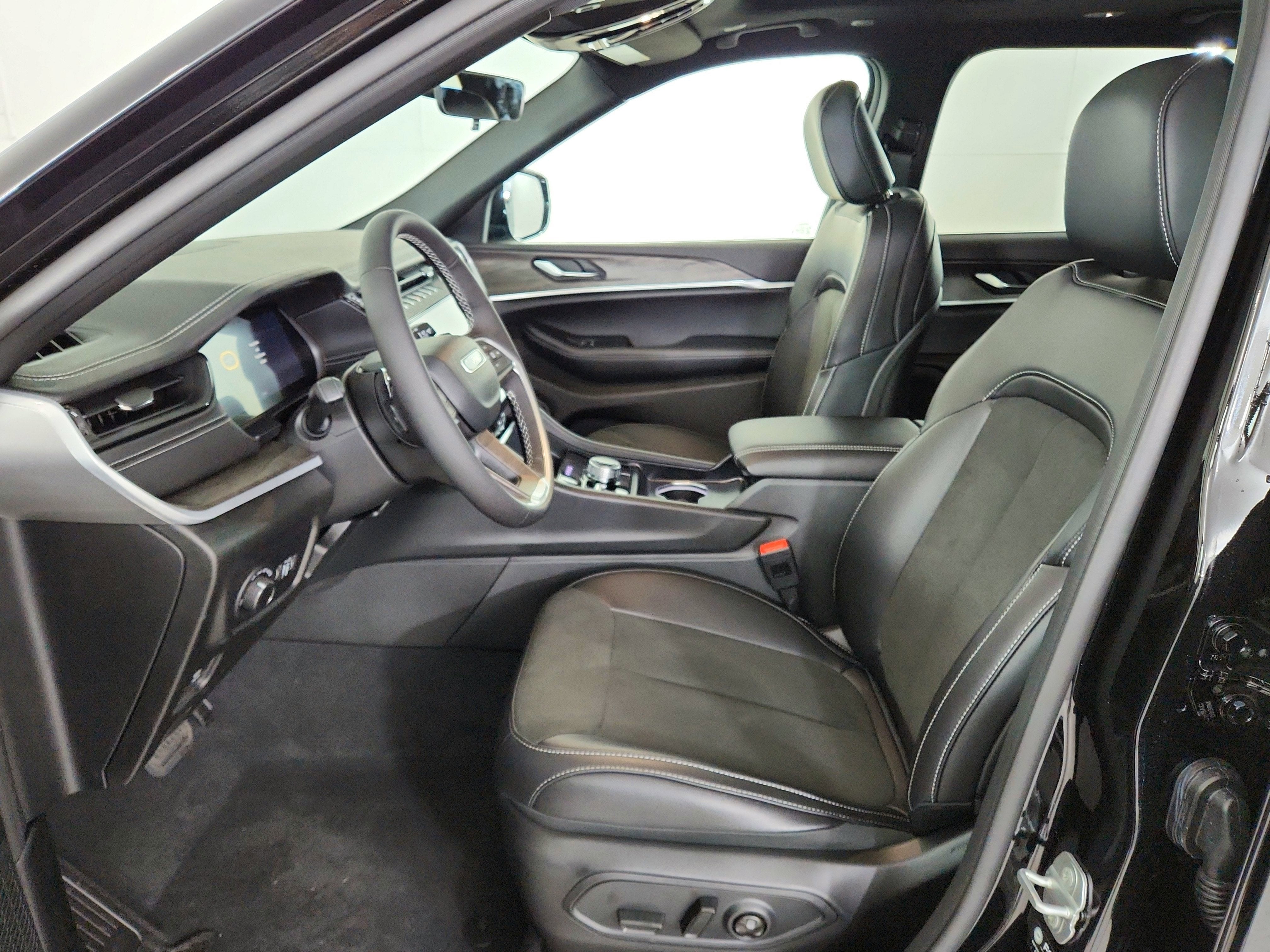 2026 Jeep Grand Cherokee JEEP GRAND CHEROKEE L LAREDO 4X4