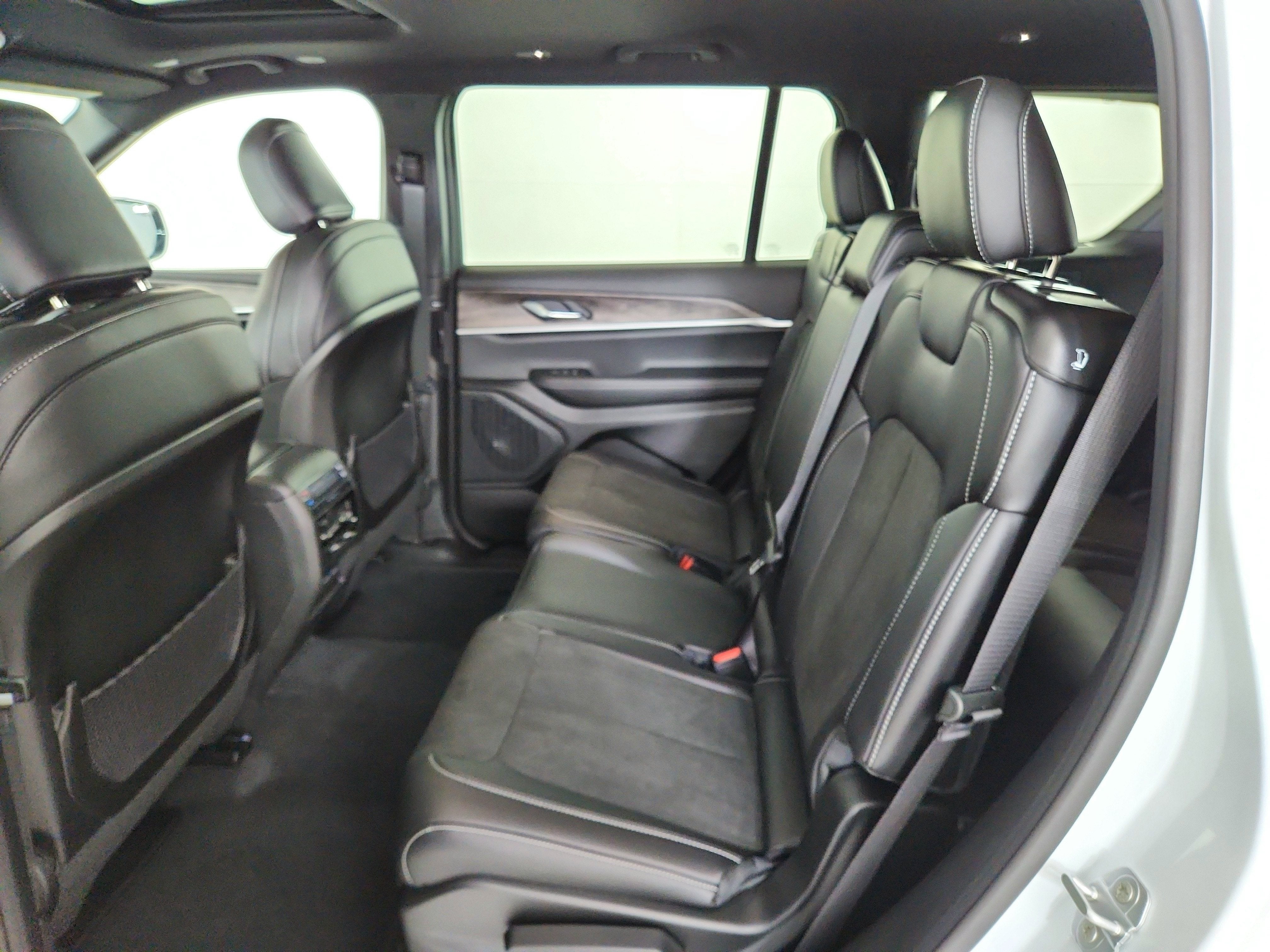 2026 Jeep Grand Cherokee L Laredo Altitude 4x4