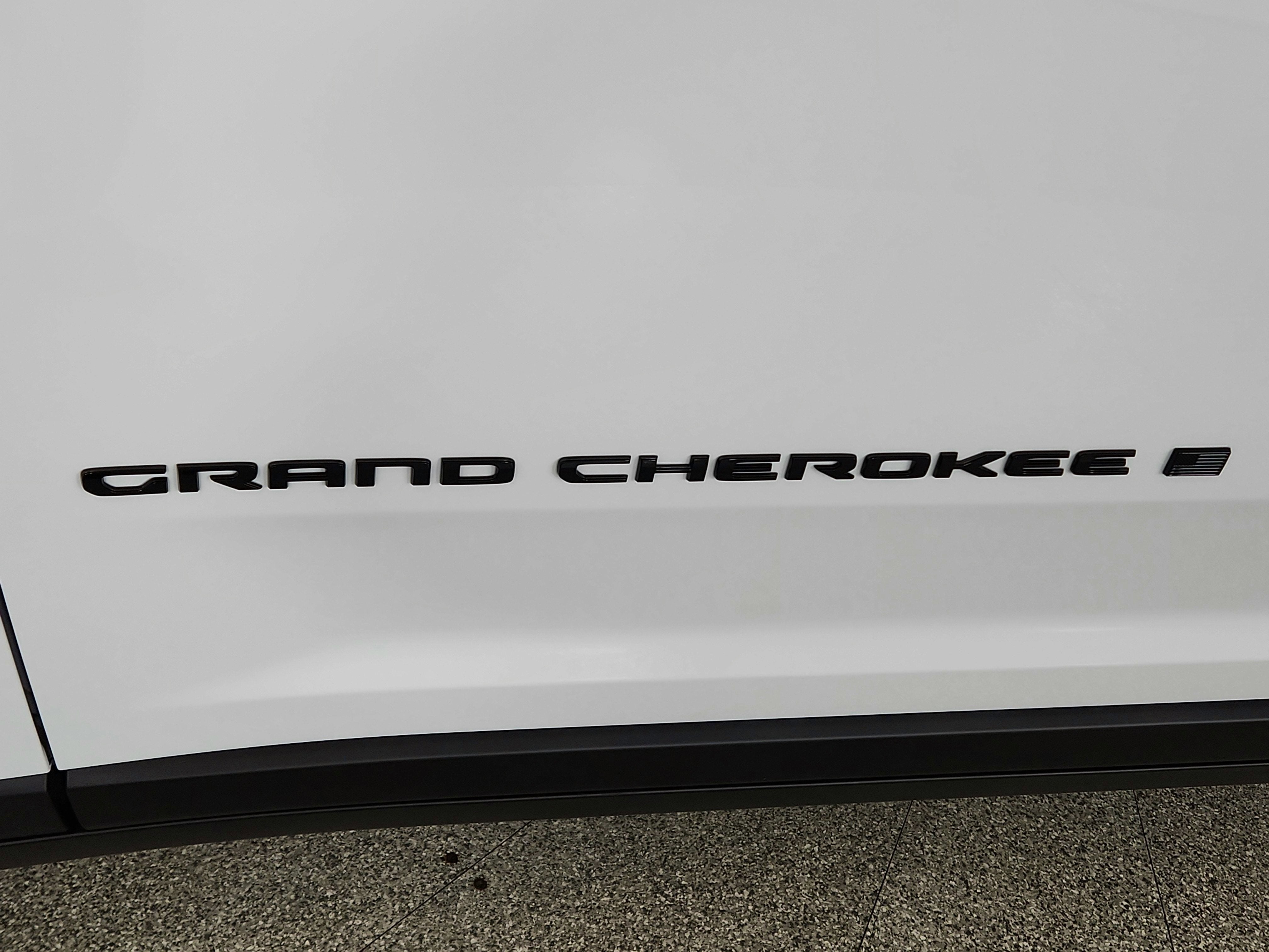 2026 Jeep Grand Cherokee JEEP GRAND CHEROKEE L LAREDO 4X4
