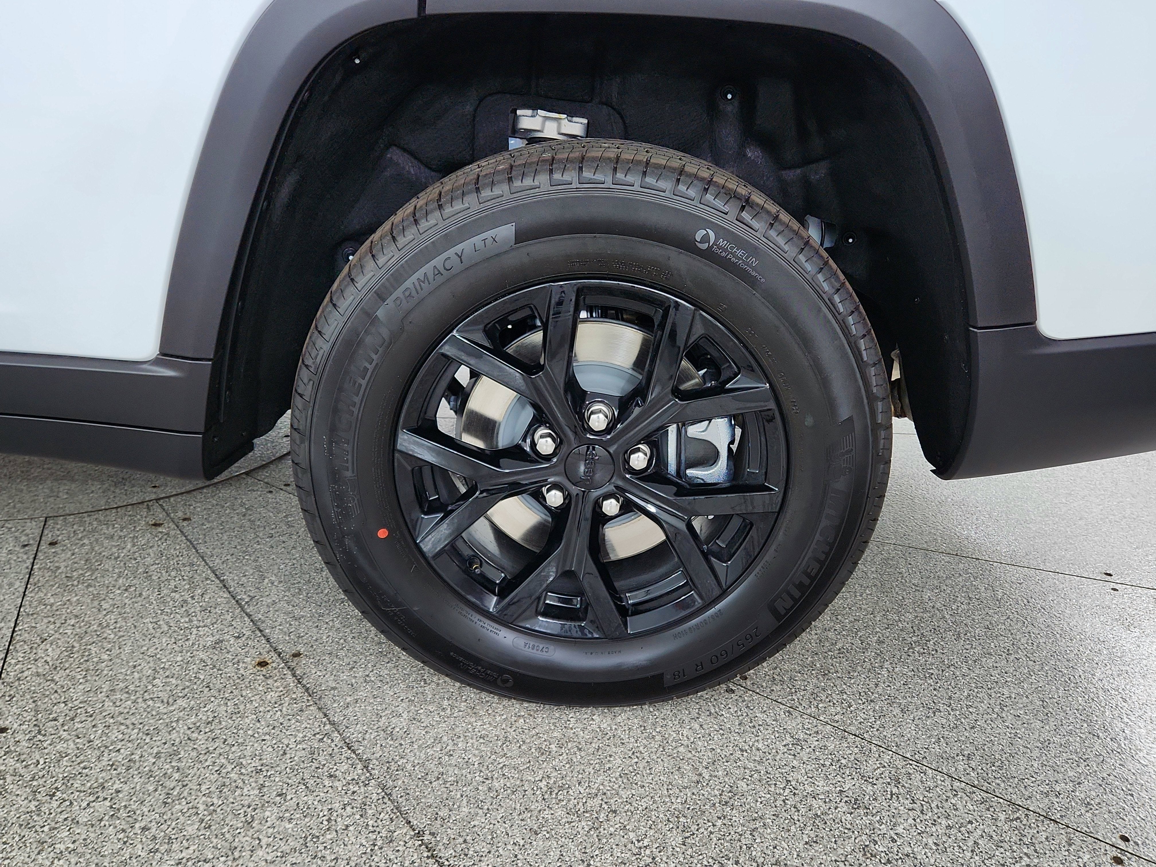2026 Jeep Grand Cherokee JEEP GRAND CHEROKEE L LAREDO 4X4