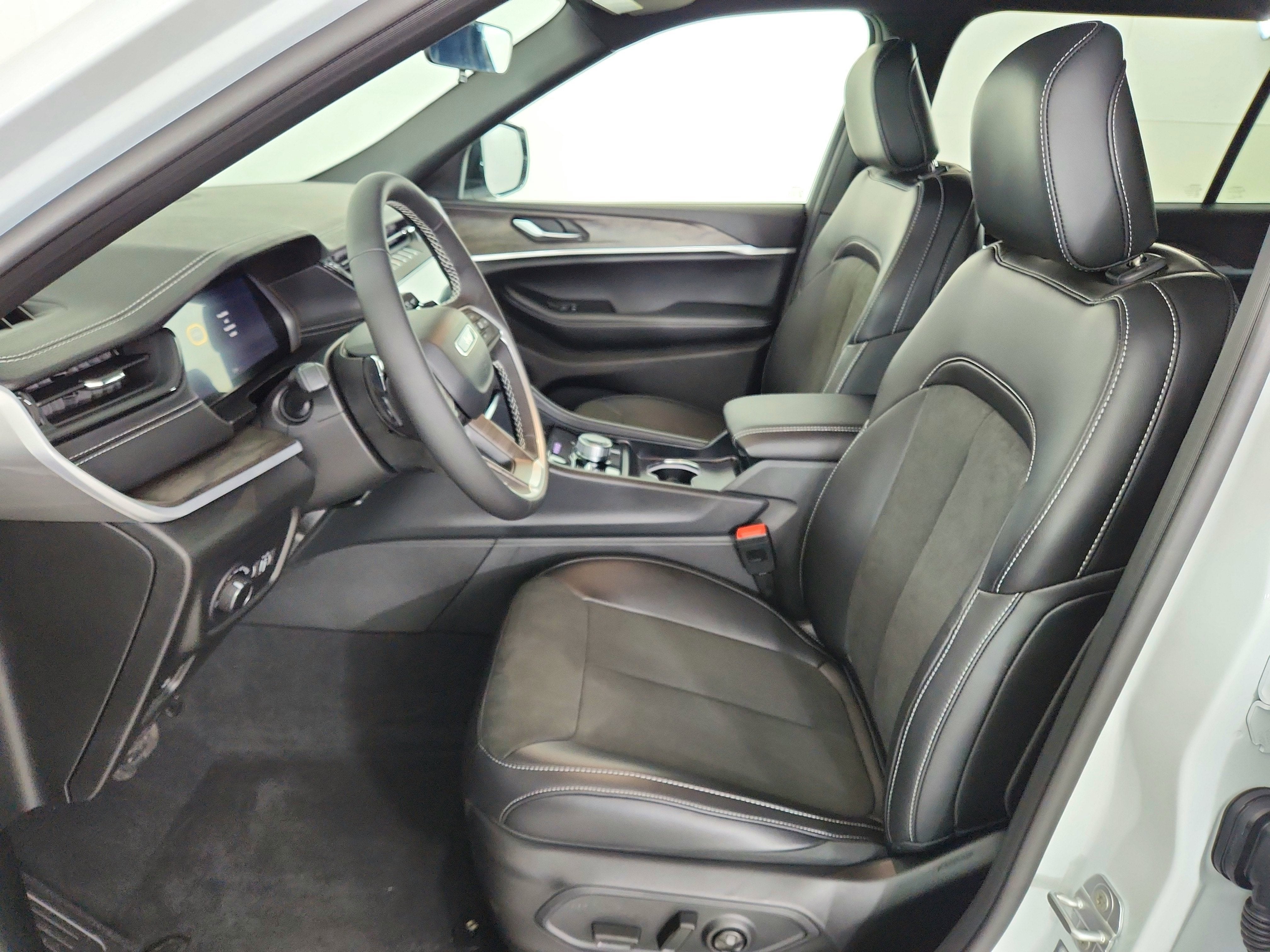 2026 Jeep Grand Cherokee JEEP GRAND CHEROKEE L LAREDO 4X4