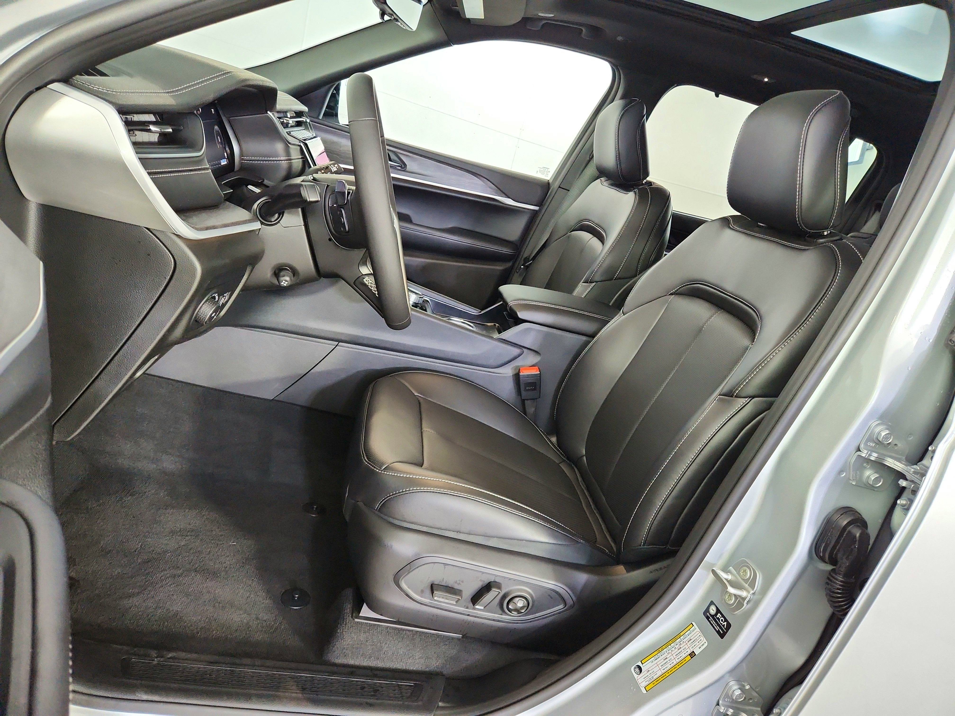 2025 Jeep Grand Cherokee JEEP GRAND CHEROKEE L LIMITED 4X4