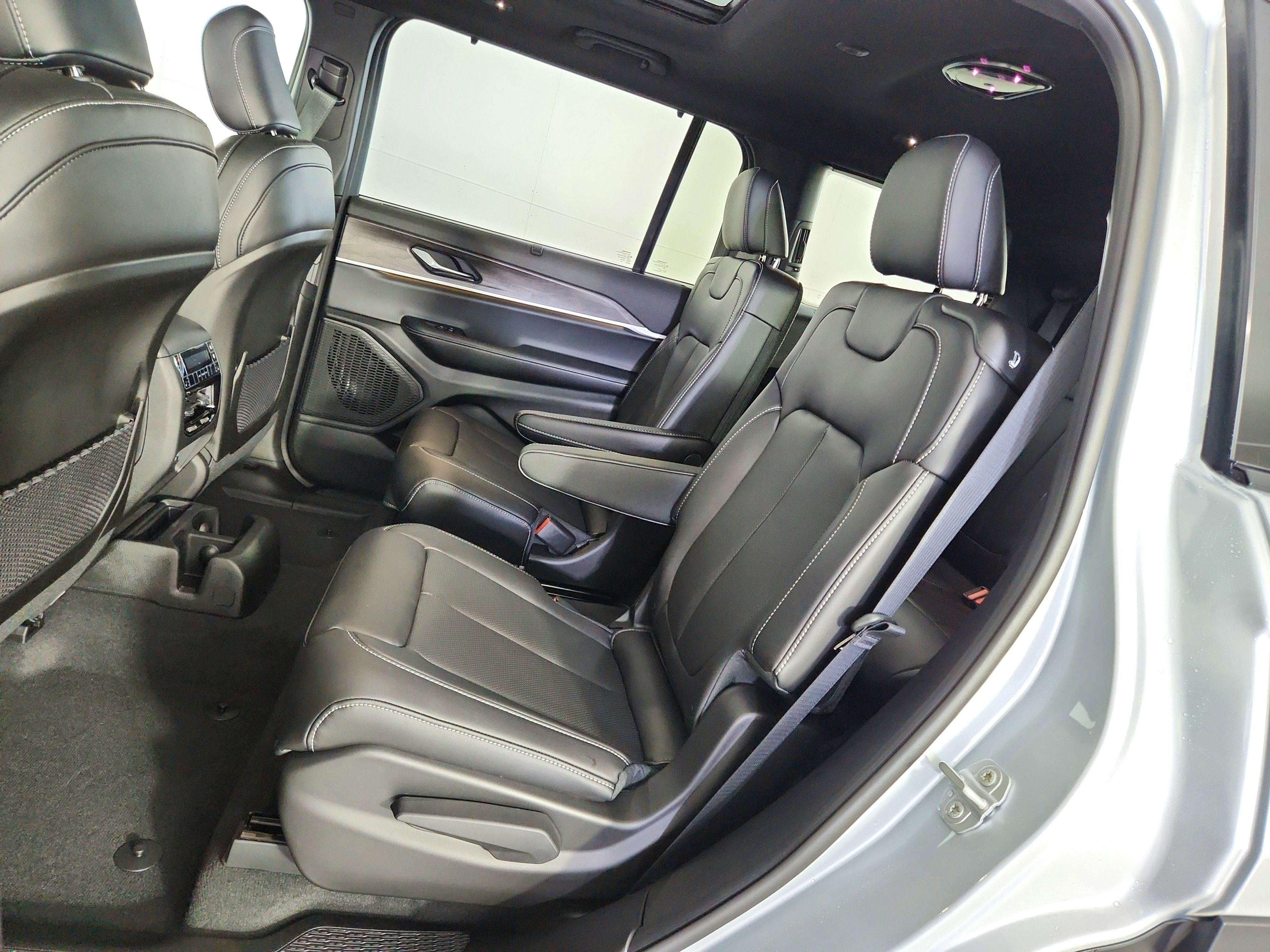 2025 Jeep Grand Cherokee JEEP GRAND CHEROKEE L LIMITED 4X4