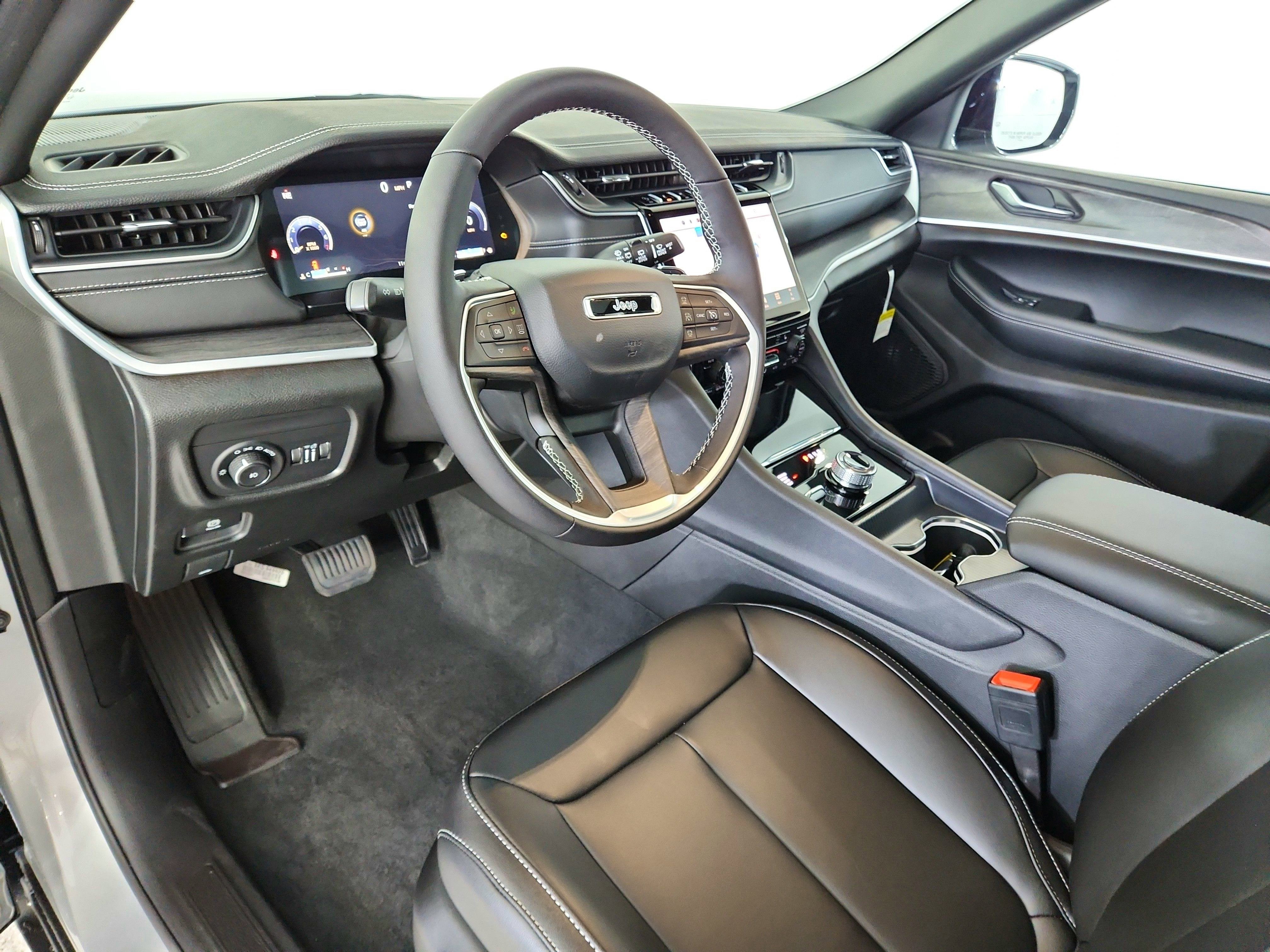 2025 Jeep Grand Cherokee JEEP GRAND CHEROKEE L LIMITED 4X4