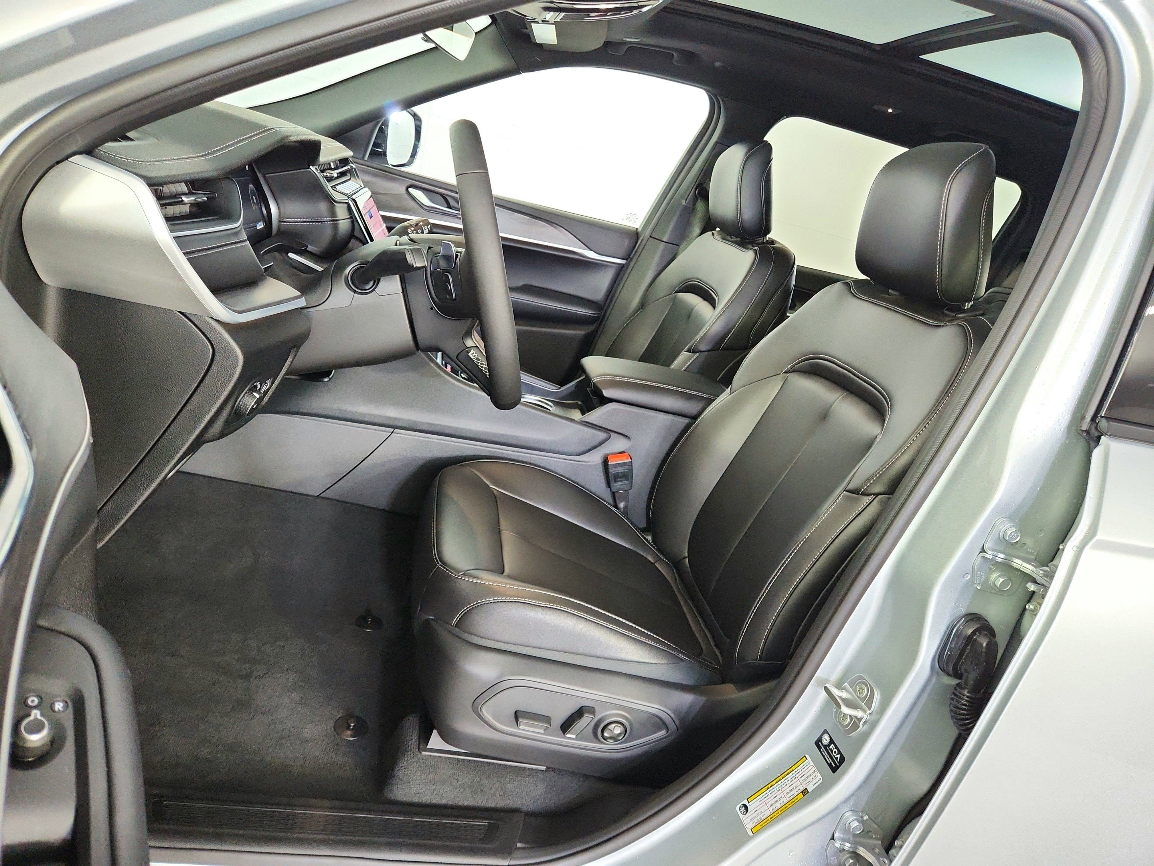 2025 Jeep Grand Cherokee JEEP GRAND CHEROKEE L LIMITED 4X4