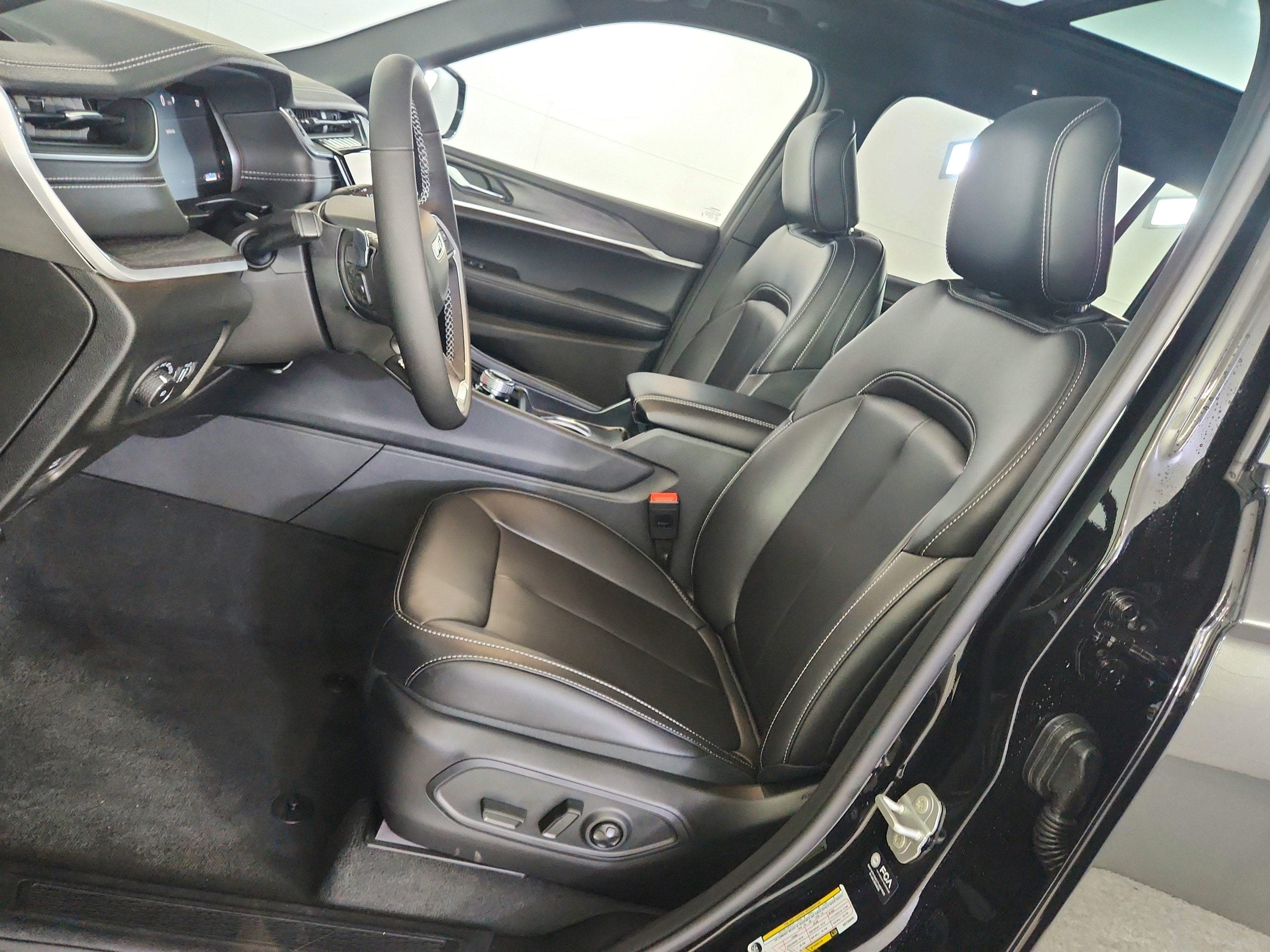 2025 Jeep Grand Cherokee JEEP GRAND CHEROKEE L LIMITED 4X4