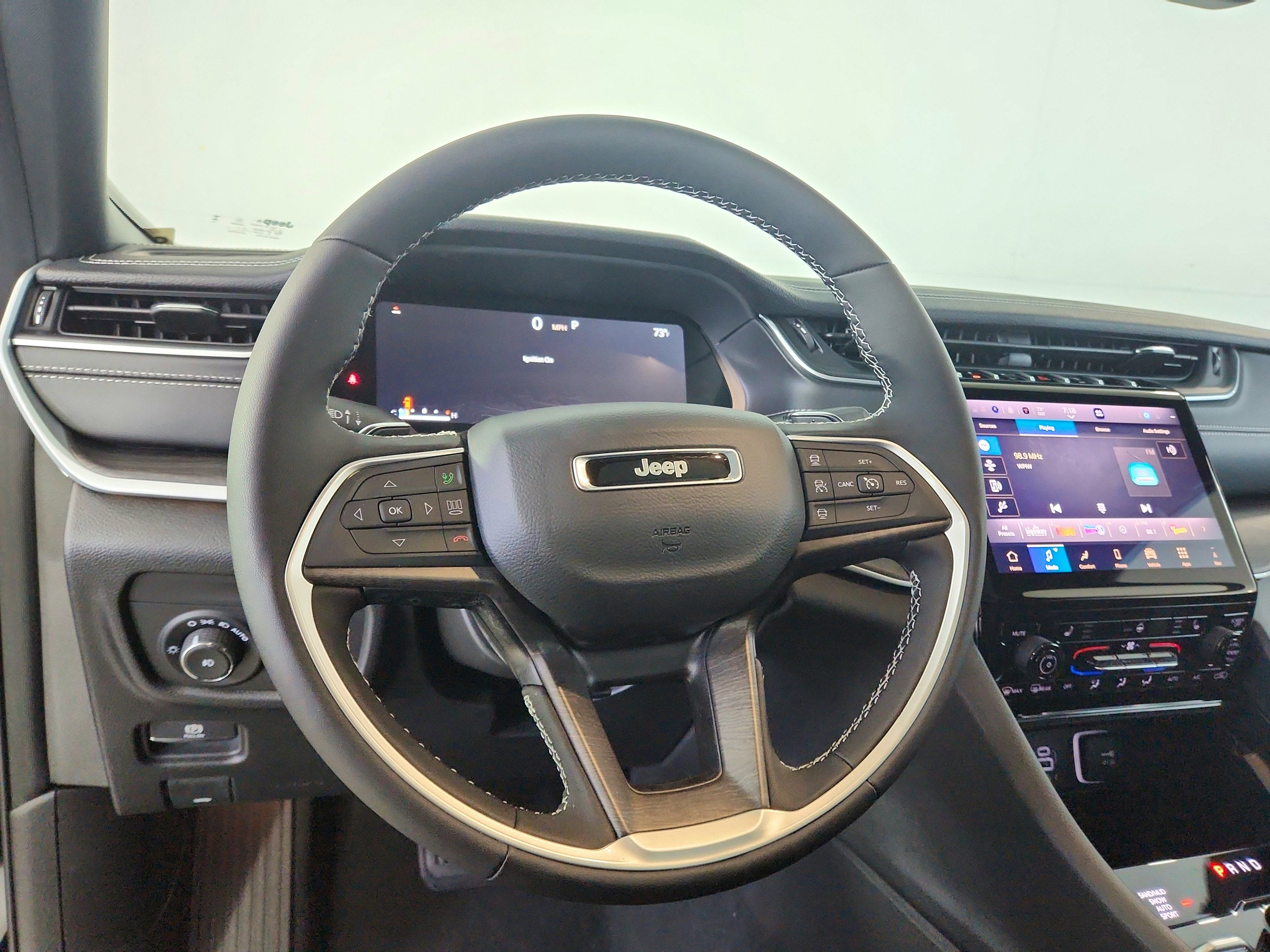 2025 Jeep Grand Cherokee JEEP GRAND CHEROKEE L LIMITED 4X4