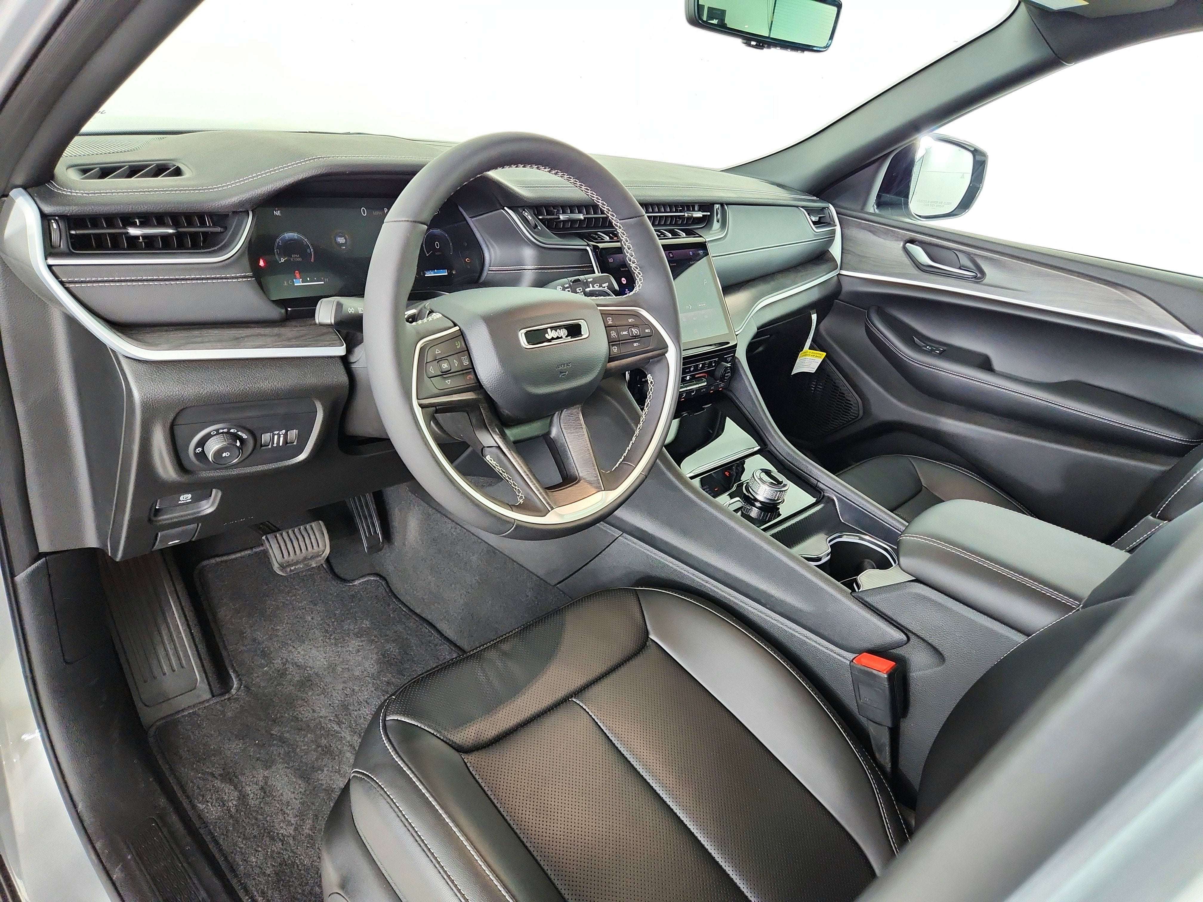 2025 Jeep Grand Cherokee 2025 JEEP GRAND CHEROKEE L LIMITED 4DR SUV 121.7 WB 4WD