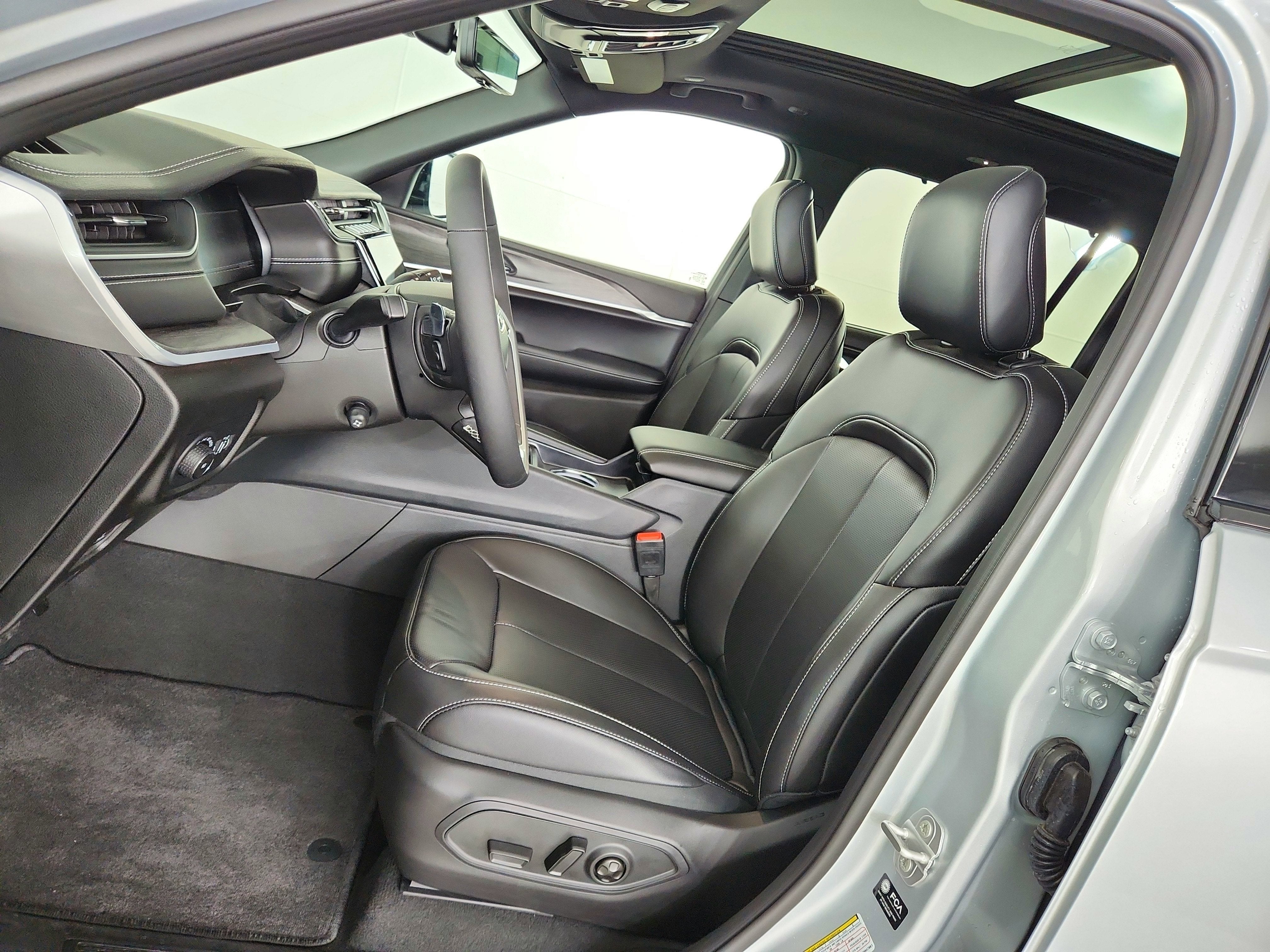 2025 Jeep Grand Cherokee 2025 JEEP GRAND CHEROKEE L LIMITED 4DR SUV 121.7 WB 4WD