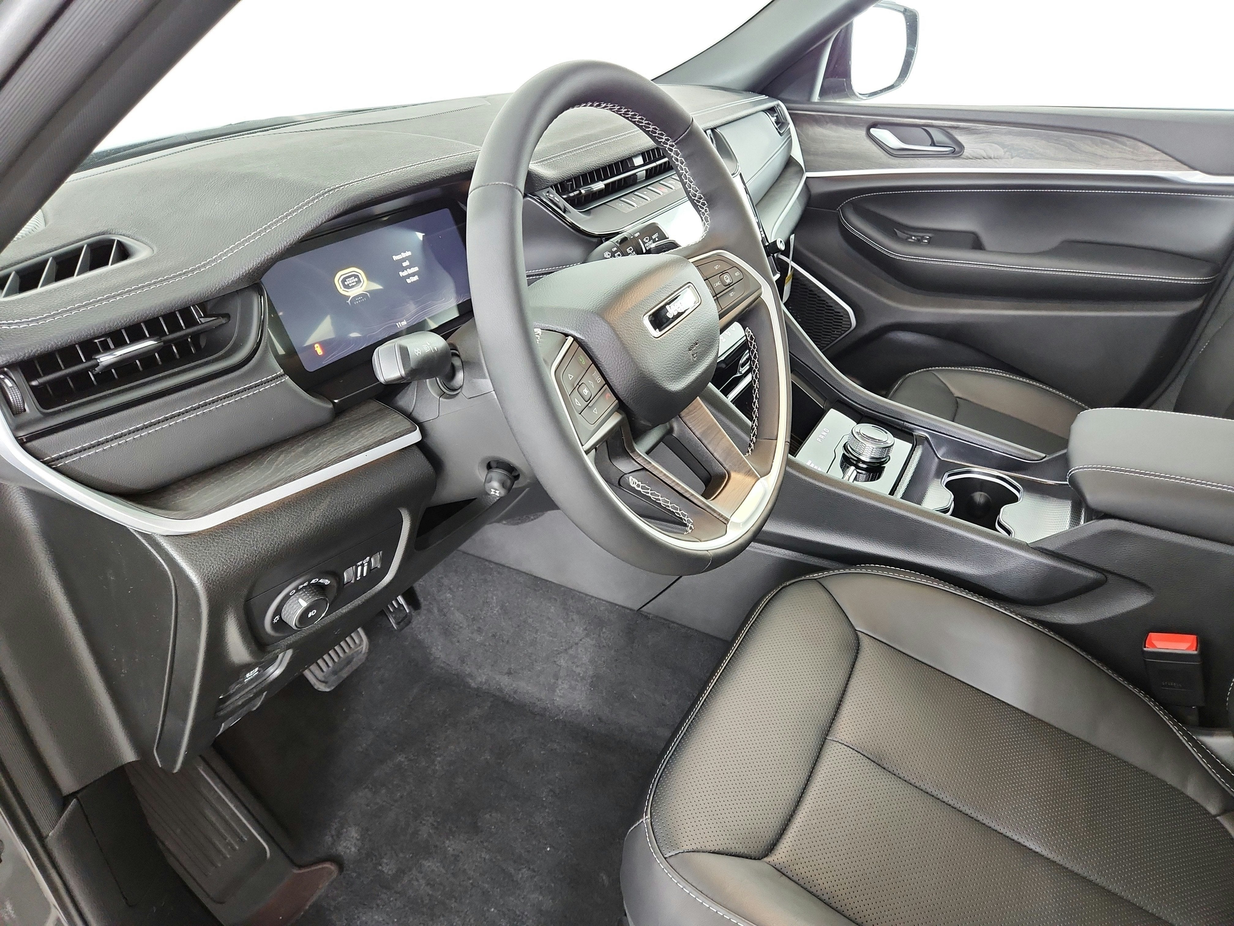 2027 Jeep Grand Cherokee L Limited Reserve 4x4