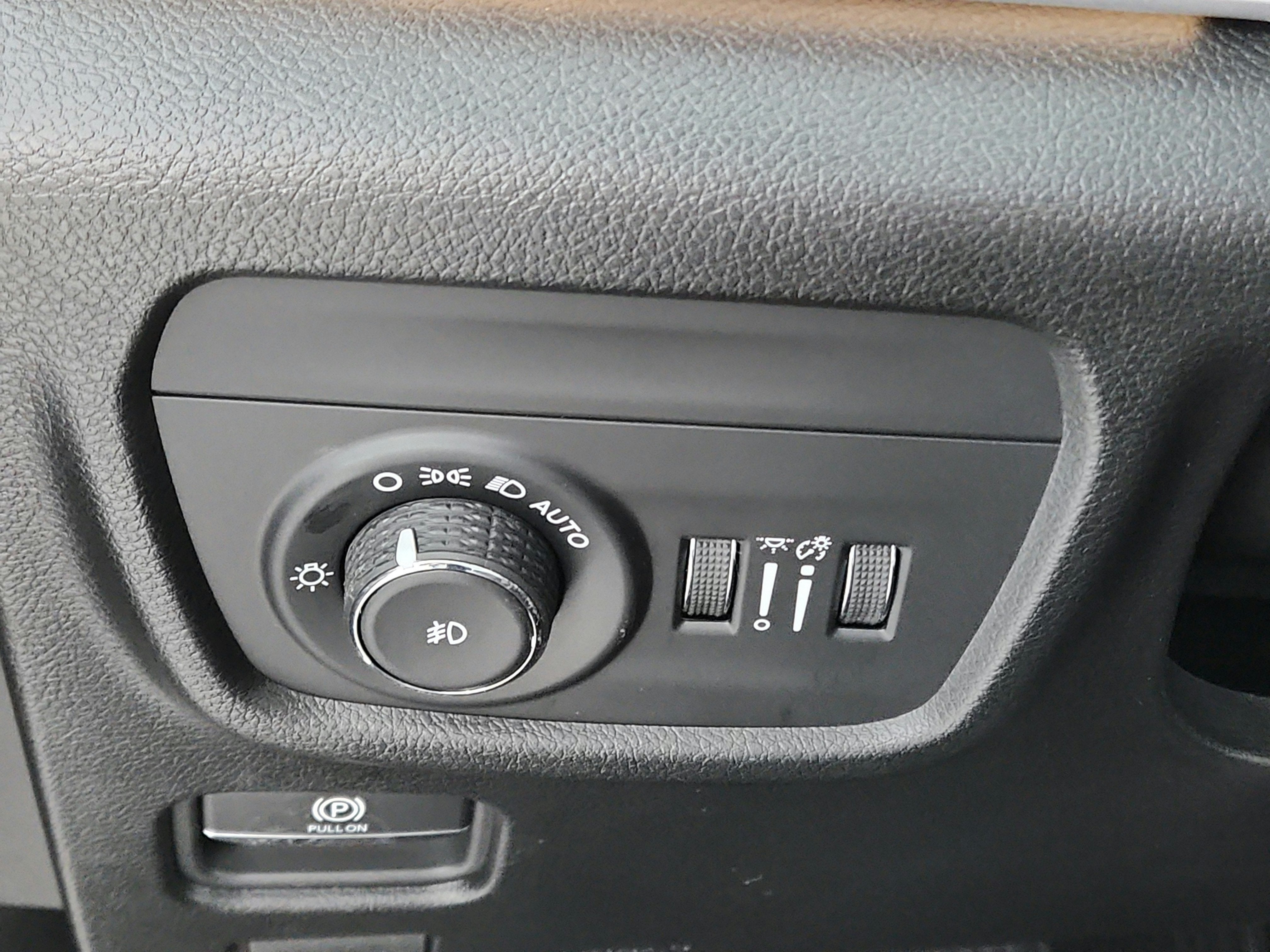 2027 Jeep Grand Cherokee L Limited Reserve 4x4