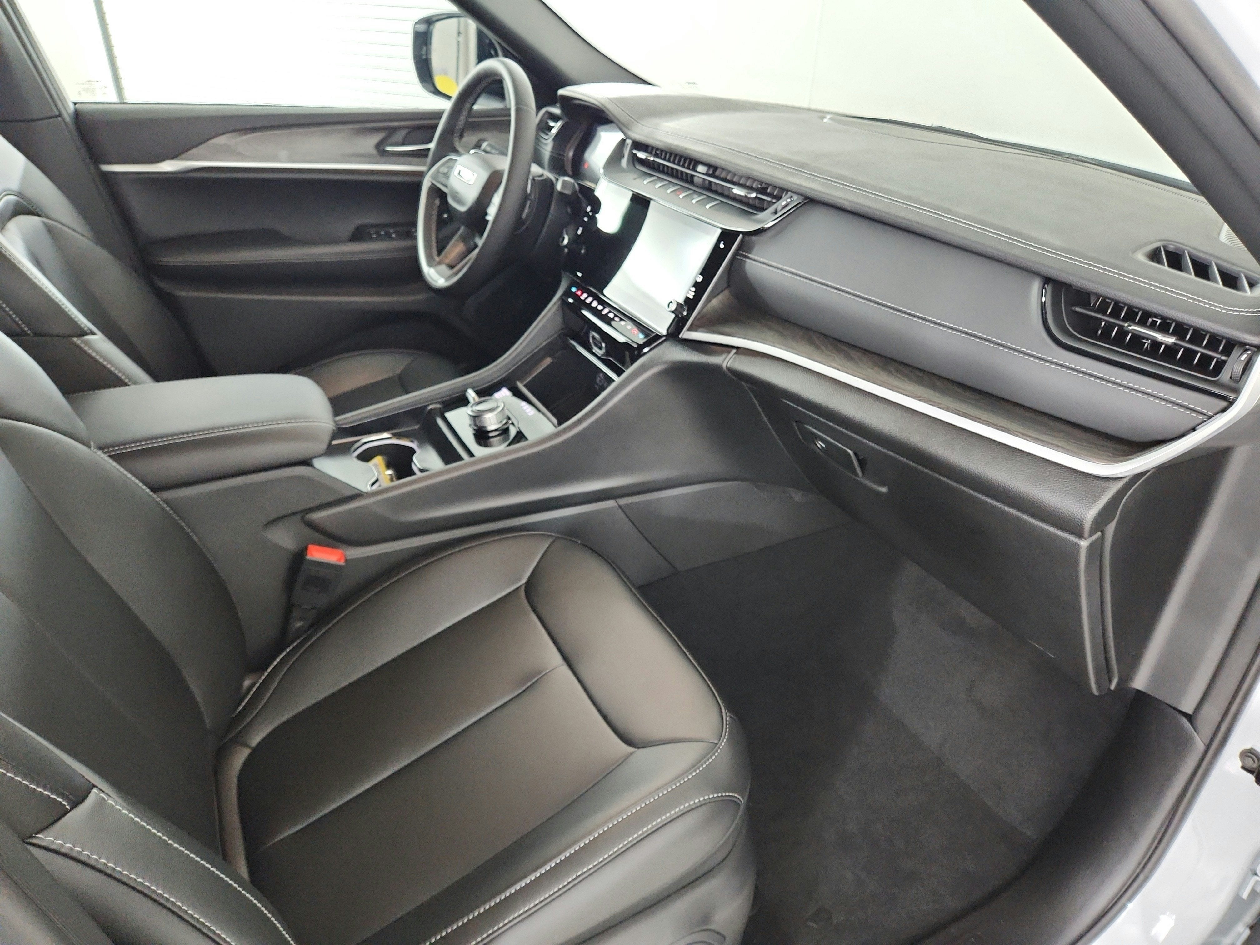 2027 Jeep Grand Cherokee L Limited 4x4