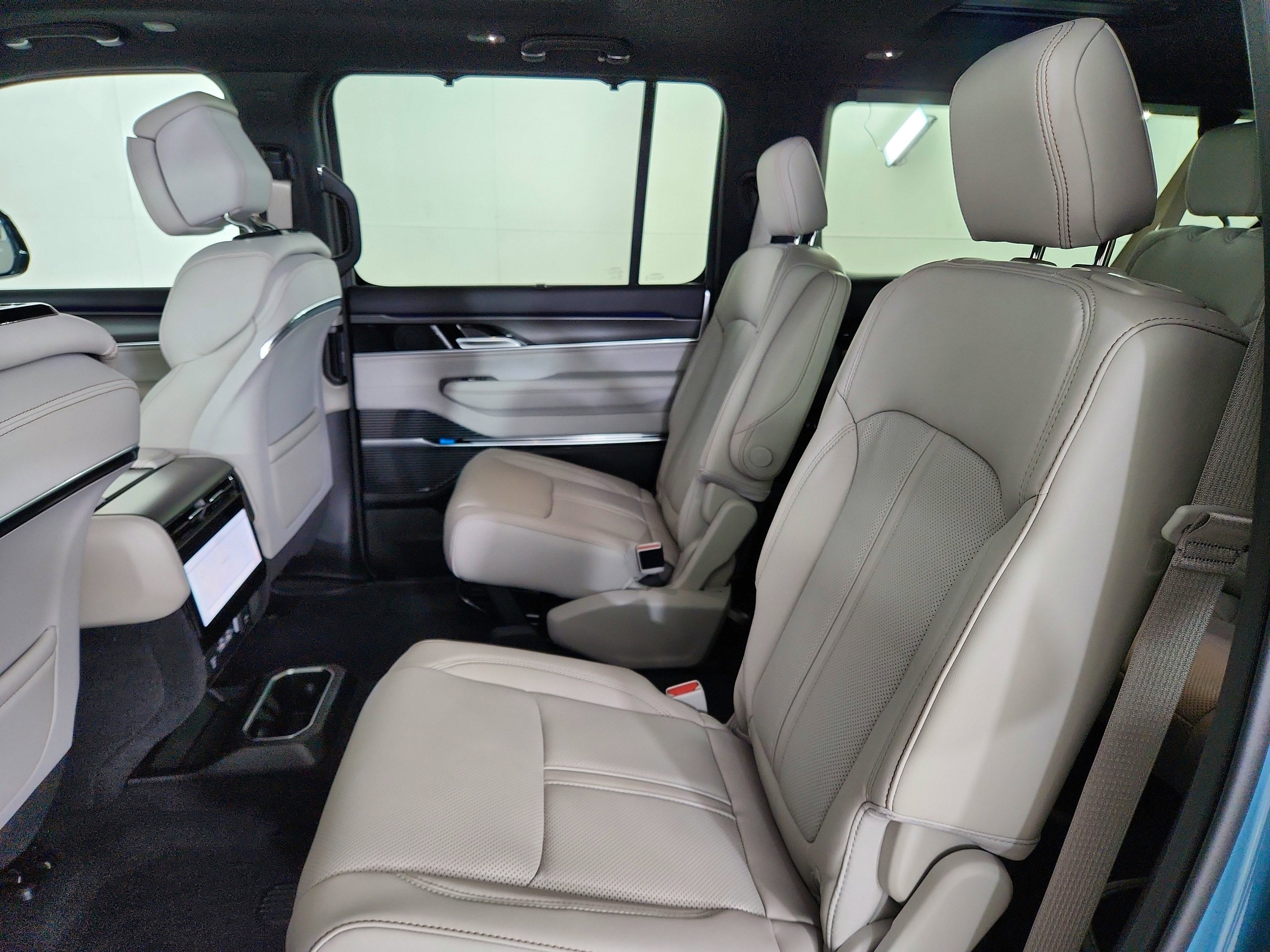 2026 Jeep Grand Wagoneer JEEP GRAND WAGONEER L SUMMIT 4X4