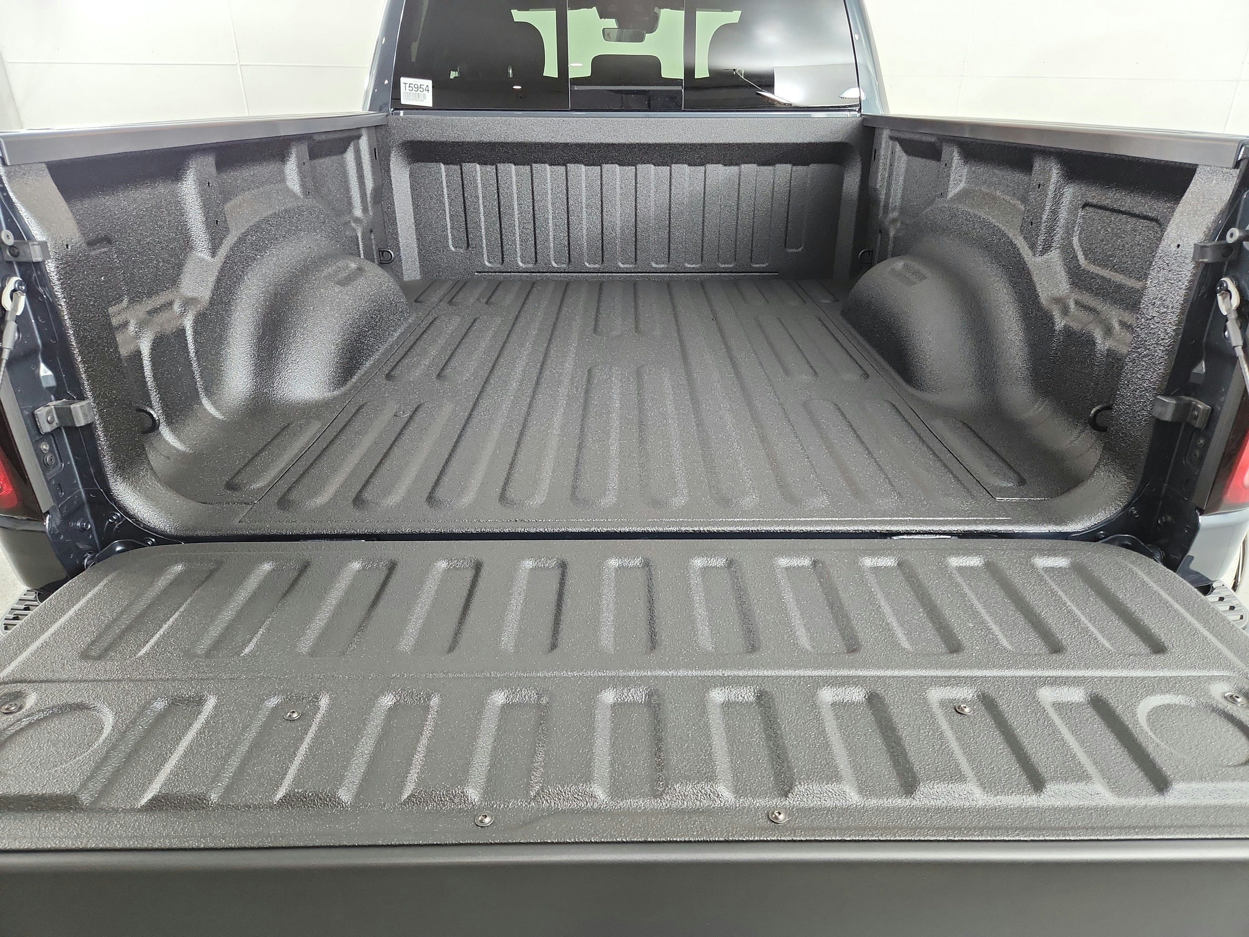 2026 RAM Ram 1500 Express 4x4 Quad Cab 6'4" Box