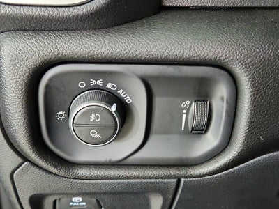 2026 RAM Ram 1500 RAM 1500 TRADESMAN CREW CAB 4X4 (144.5 IN WB 5 FT 7 IN BOX)