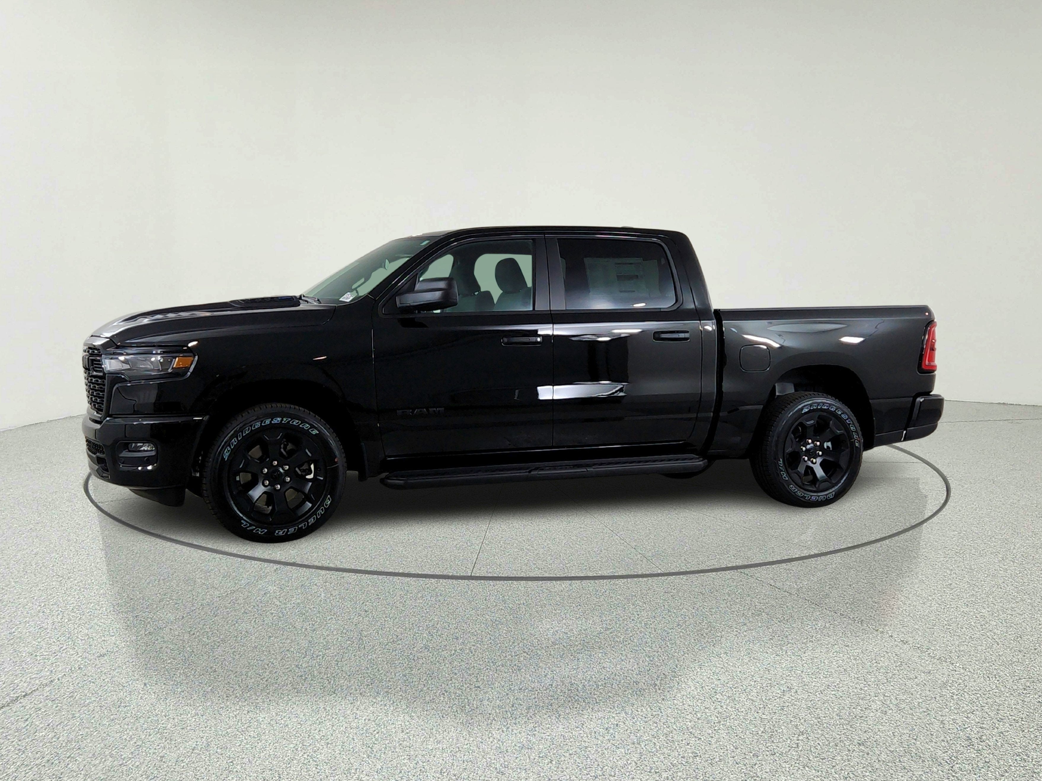 2026 RAM Ram 1500 RAM 1500 TRADESMAN CREW CAB 4X4 (144.5 IN WB 5 FT 7 IN BOX)