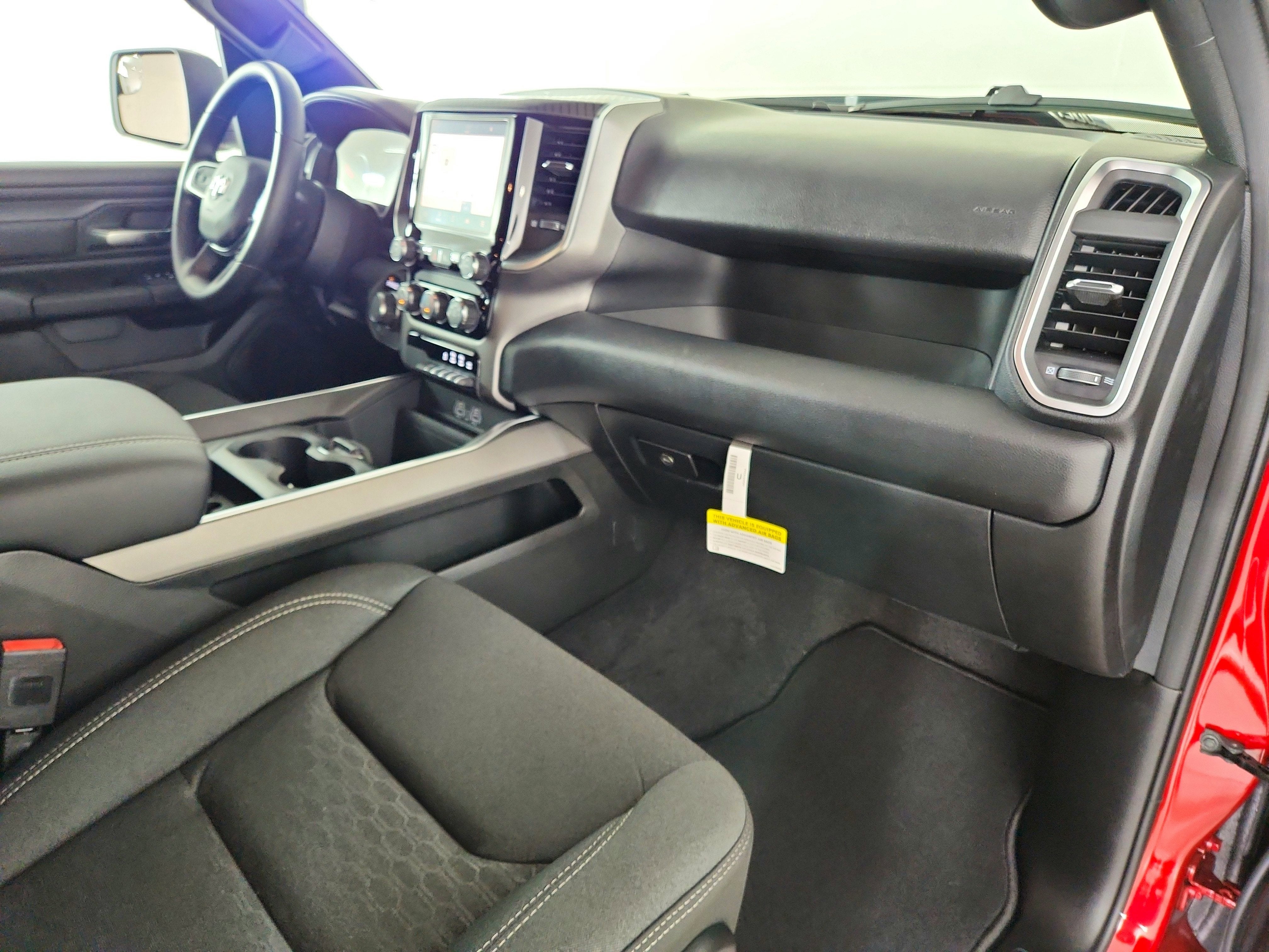 2026 RAM Ram 1500 RAM 1500 TRADESMAN CREW CAB 4X4 (144.5 IN WB 5 FT 7 IN BOX)