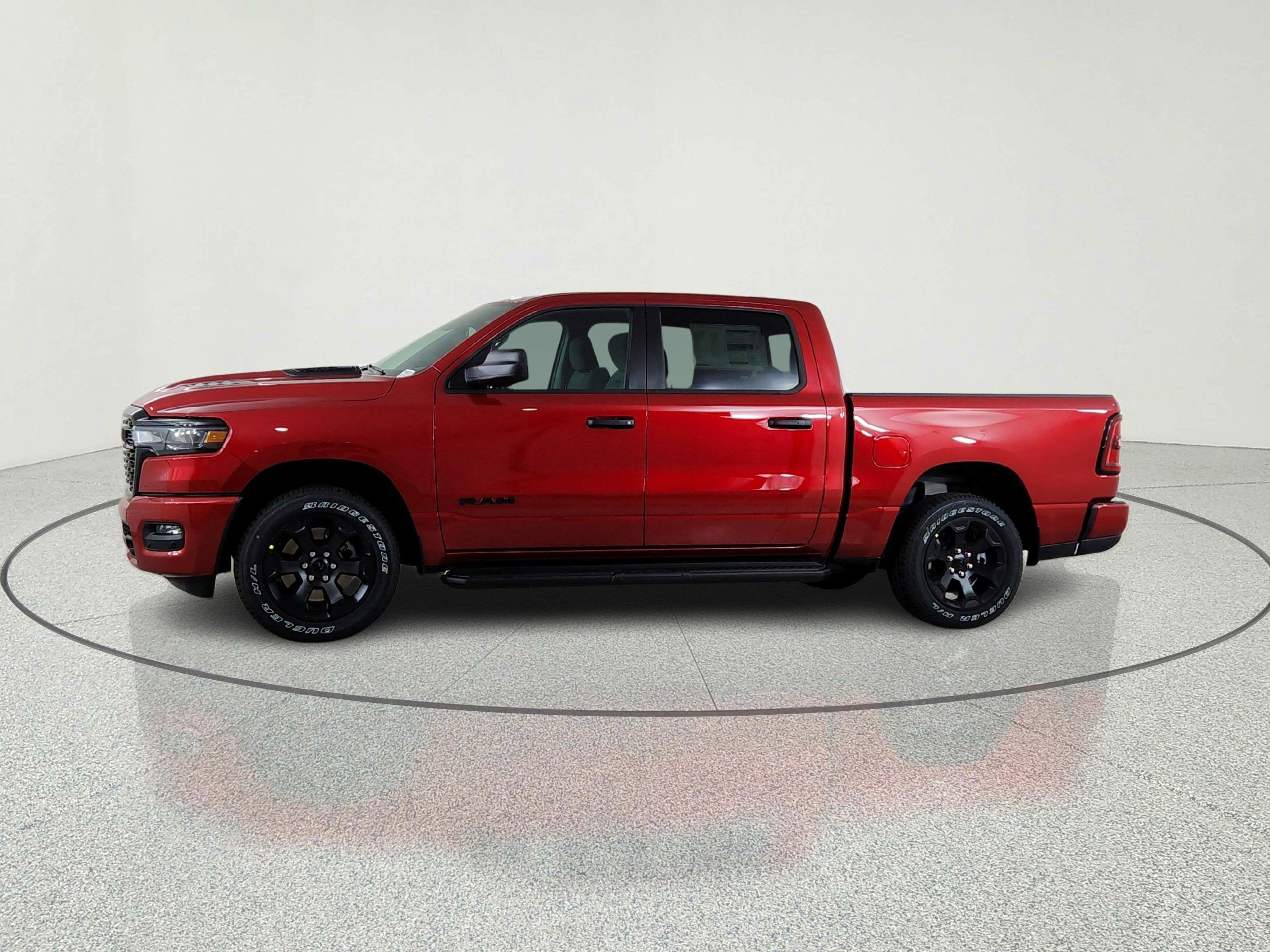 2026 RAM Ram 1500 RAM 1500 TRADESMAN CREW CAB 4X4 (144.5 IN WB 5 FT 7 IN BOX)