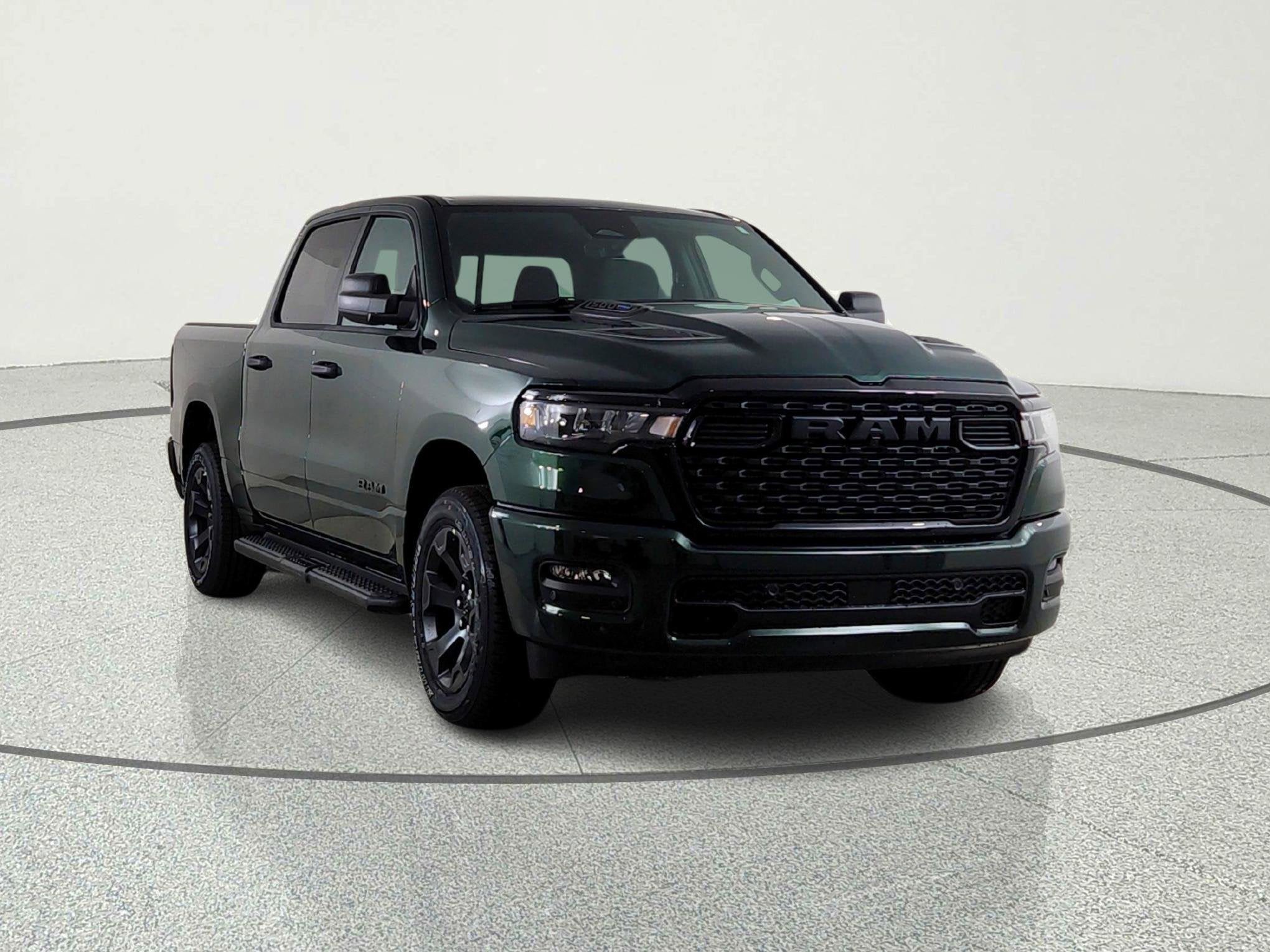 2026 RAM Ram 1500 RAM 1500 TRADESMAN CREW CAB 4X4 (144.5 IN WB 5 FT 7 IN BOX)