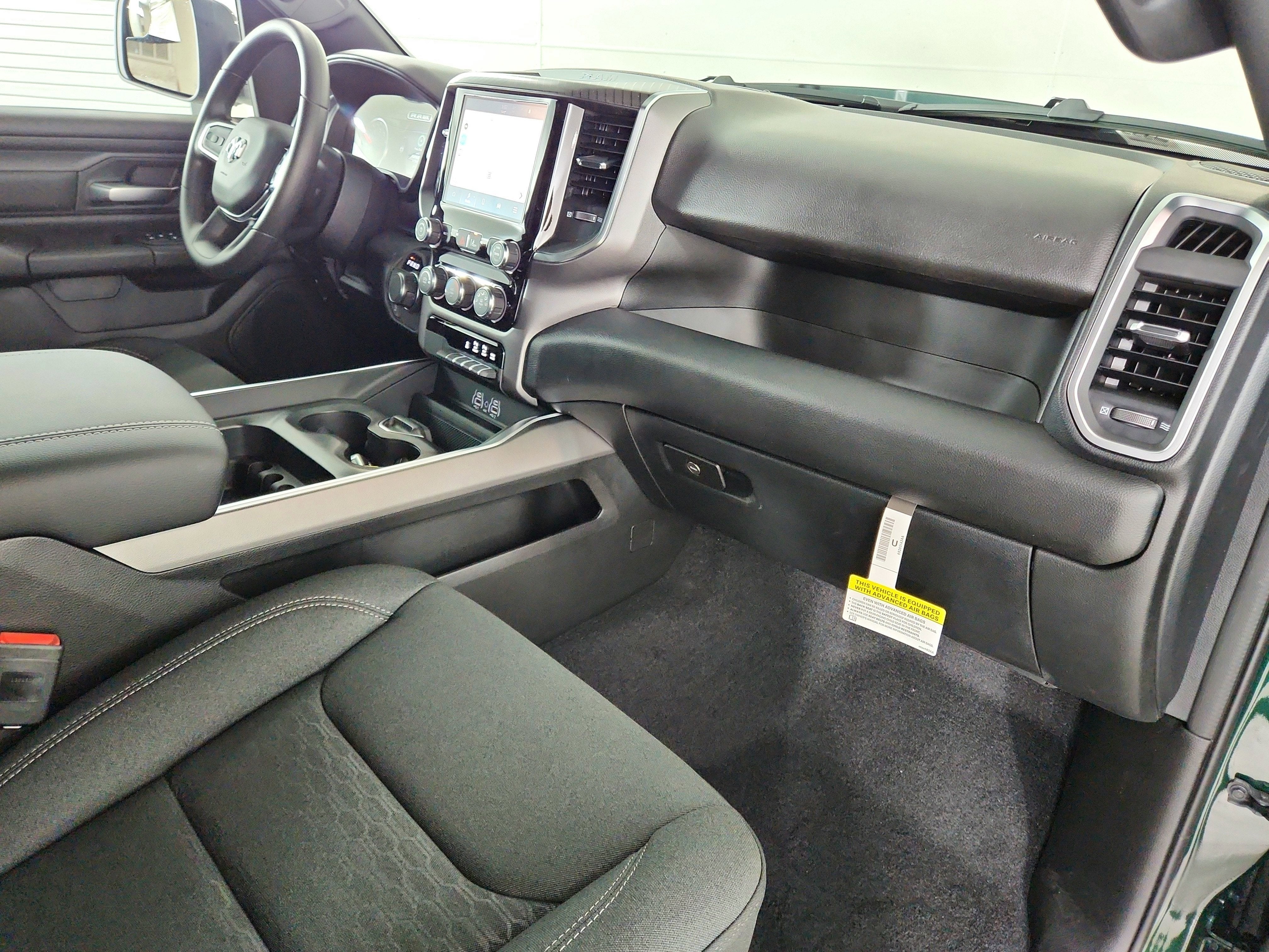 2026 RAM Ram 1500 RAM 1500 TRADESMAN CREW CAB 4X4 (144.5 IN WB 5 FT 7 IN BOX)