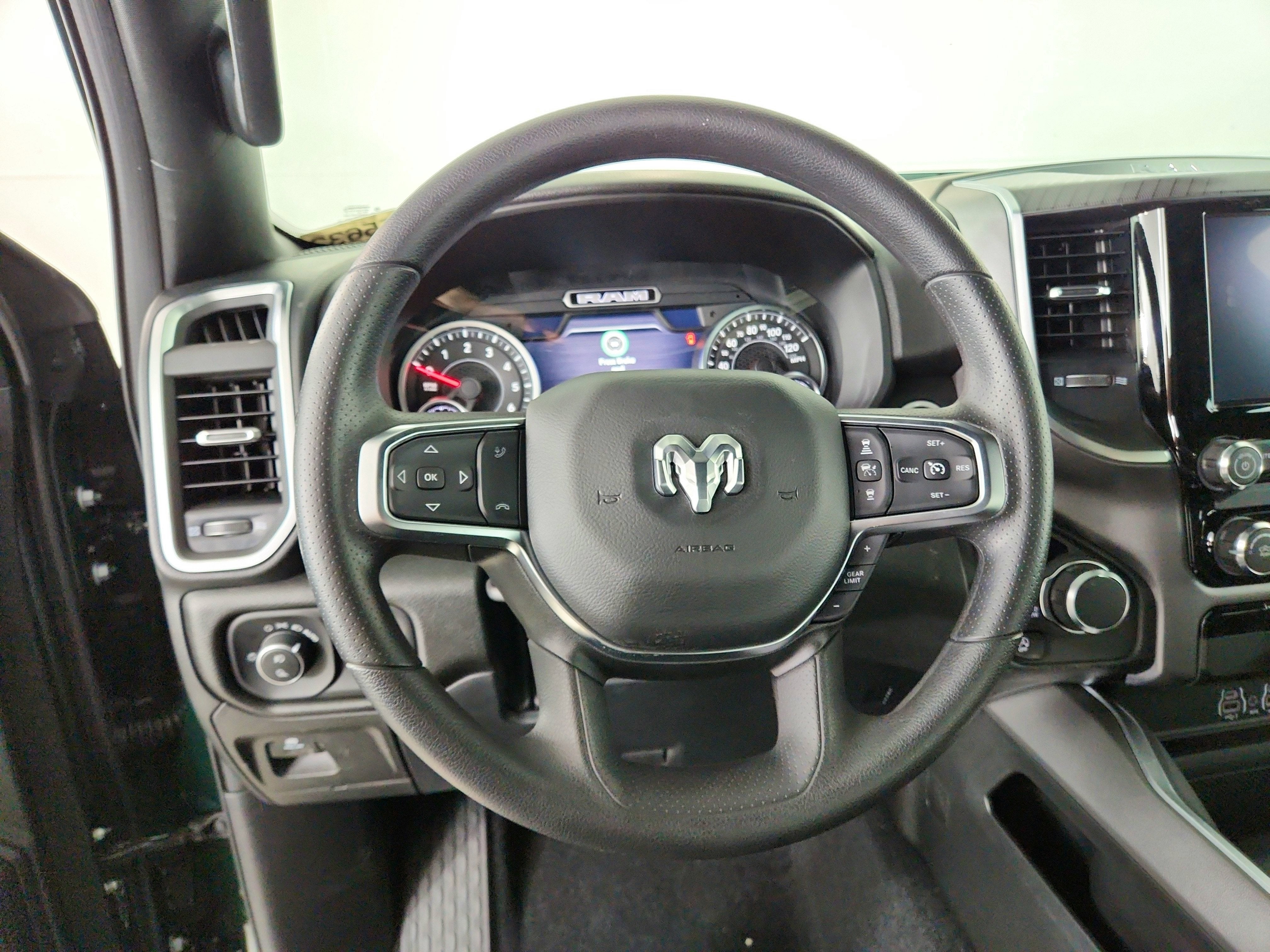 2026 RAM Ram 1500 RAM 1500 TRADESMAN CREW CAB 4X4 (144.5 IN WB 5 FT 7 IN BOX)
