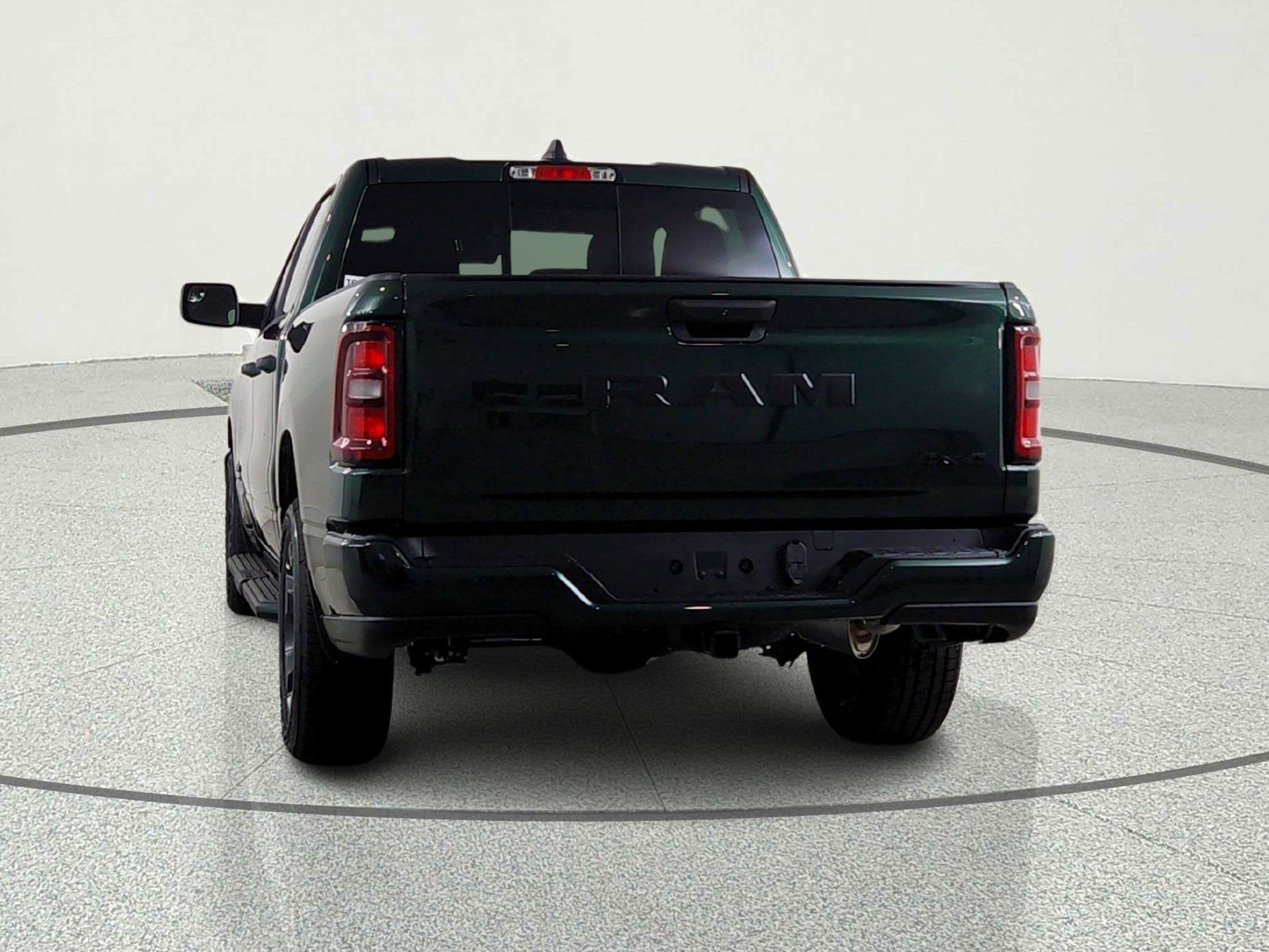 2026 RAM Ram 1500 RAM 1500 TRADESMAN CREW CAB 4X4 (144.5 IN WB 5 FT 7 IN BOX)