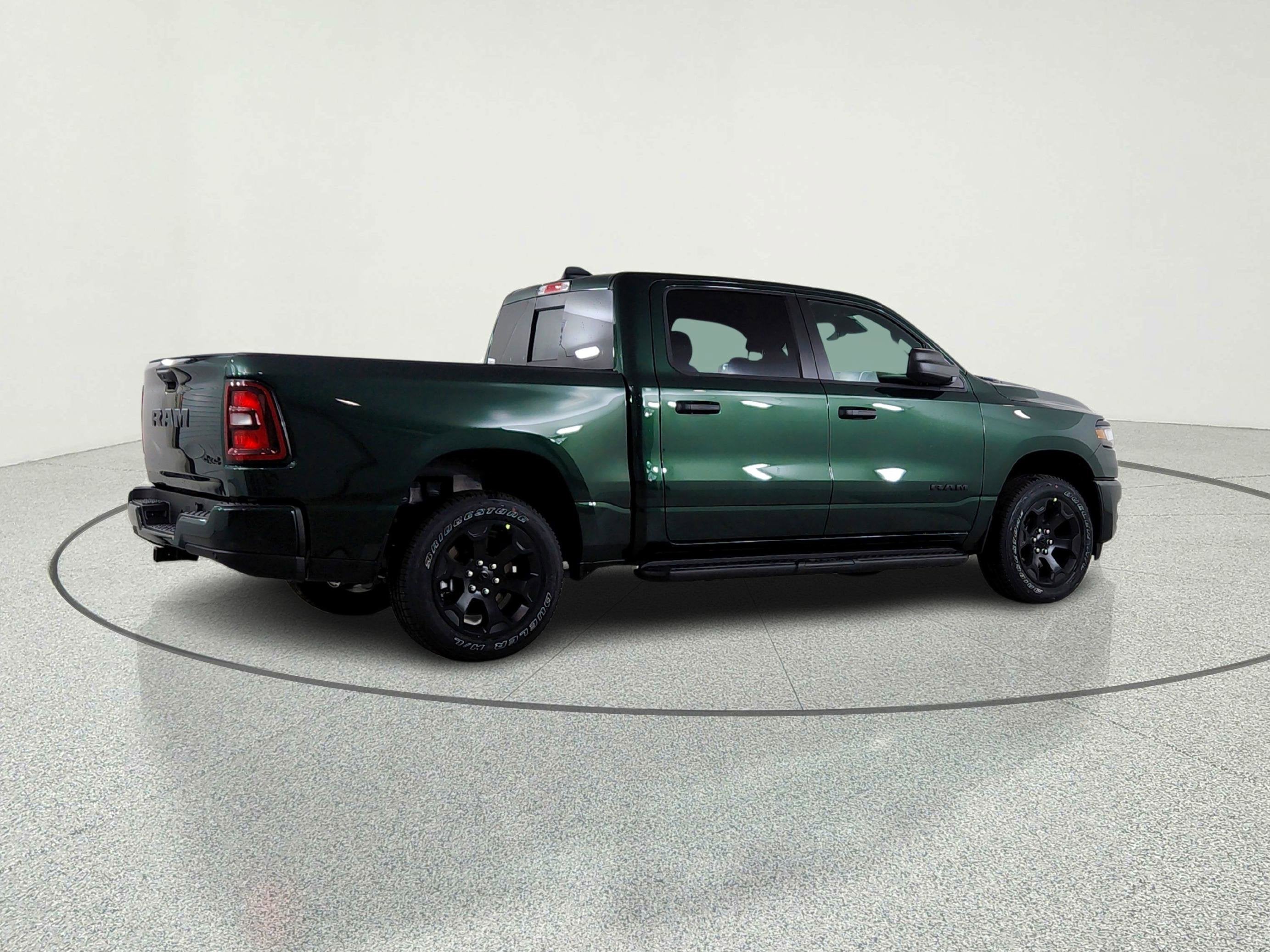 2026 RAM Ram 1500 RAM 1500 TRADESMAN CREW CAB 4X4 (144.5 IN WB 5 FT 7 IN BOX)